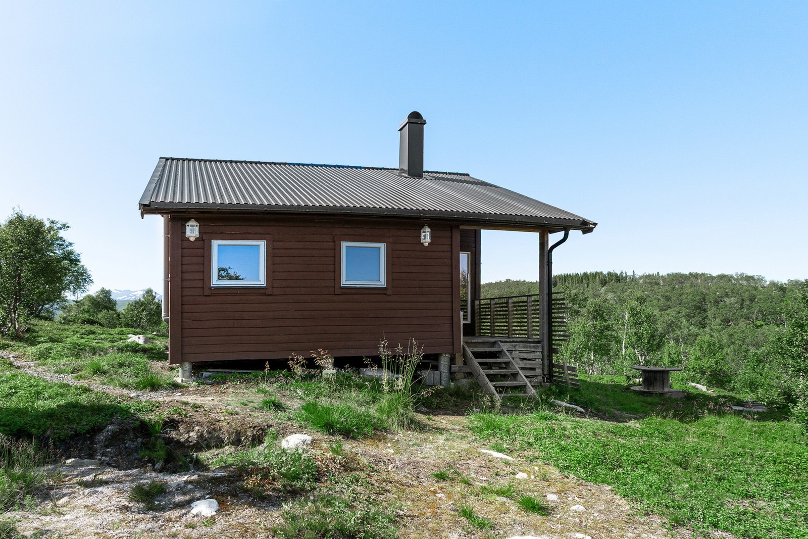 Usjenert og solrik eiendom Galleribilde