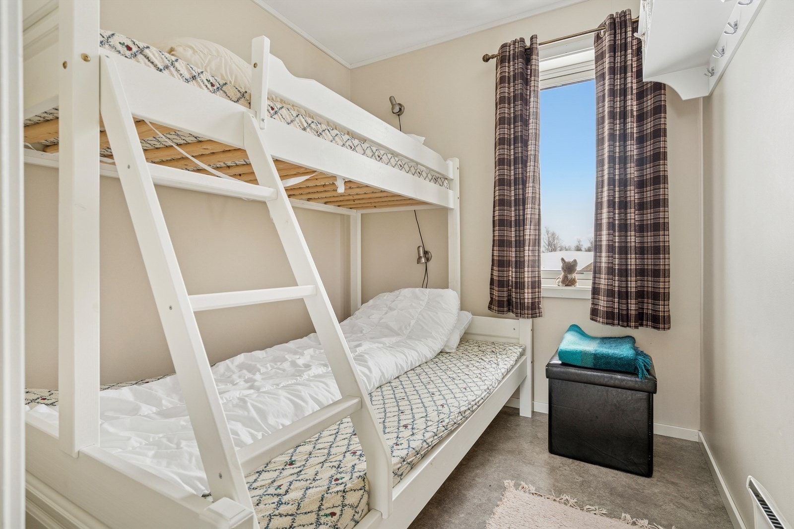 Soverom II - De to andre soverommene er utstyrt med køyeseng Galleribilde