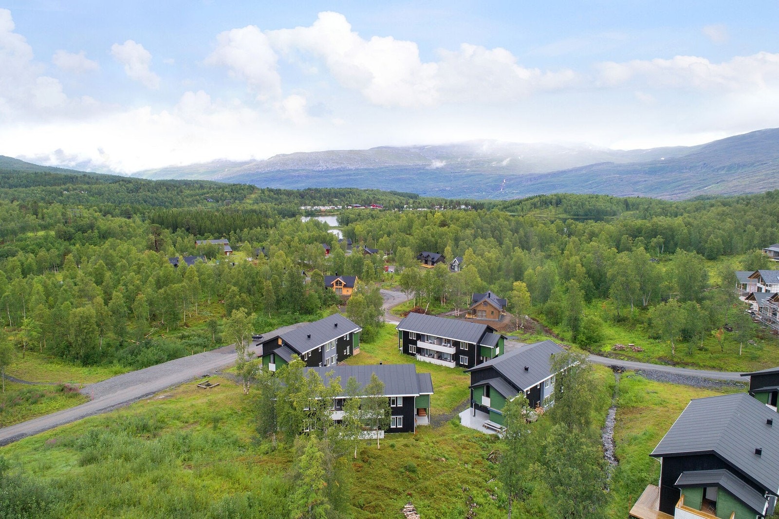 Sulitjelma er et av Norges mest kjente jakt og fiskeområder med over 400 fiskevann og godt jaktterreng, spesielt for rype Galleribilde