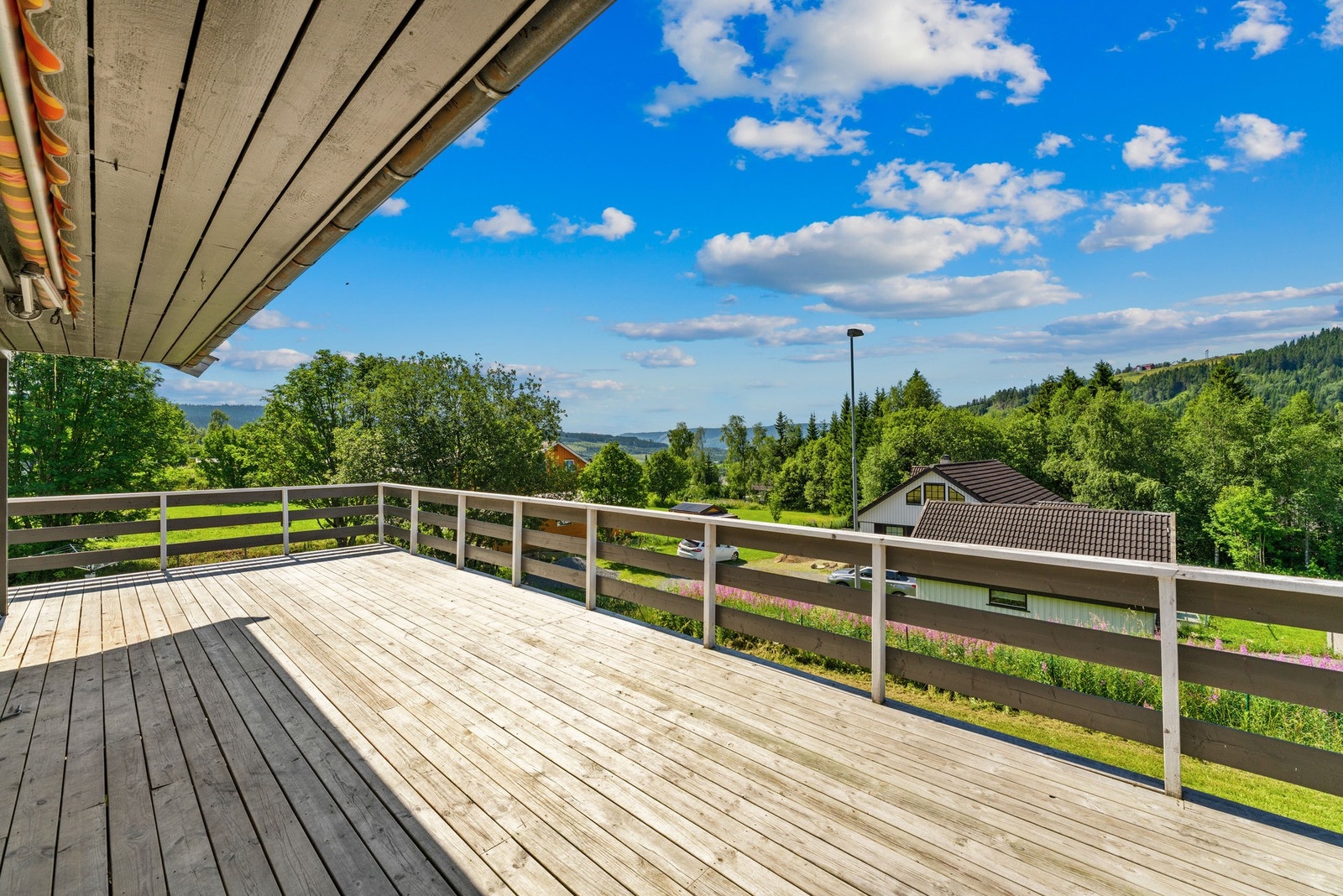 Fint utsyn fra verandaen Galleribilde