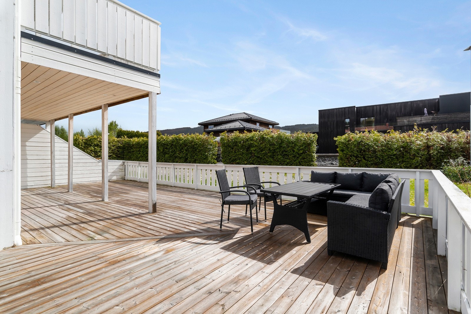 Her får du mye uteområde og en stor terrasse på hele 65 kvadrat. Galleribilde