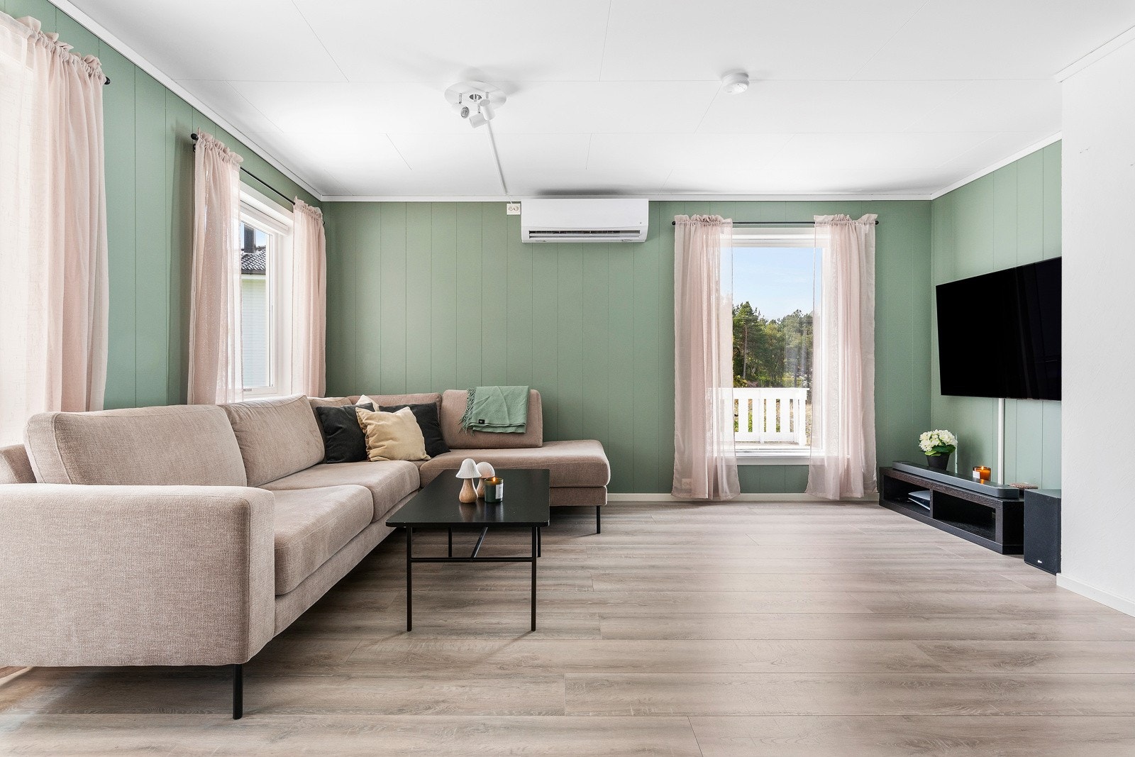 Varmepumpen var ny i 2019 og varmer utrolig godt. Galleribilde