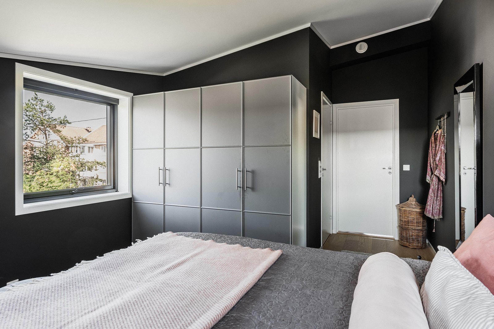 Godt med garderobeplass. Galleribilde