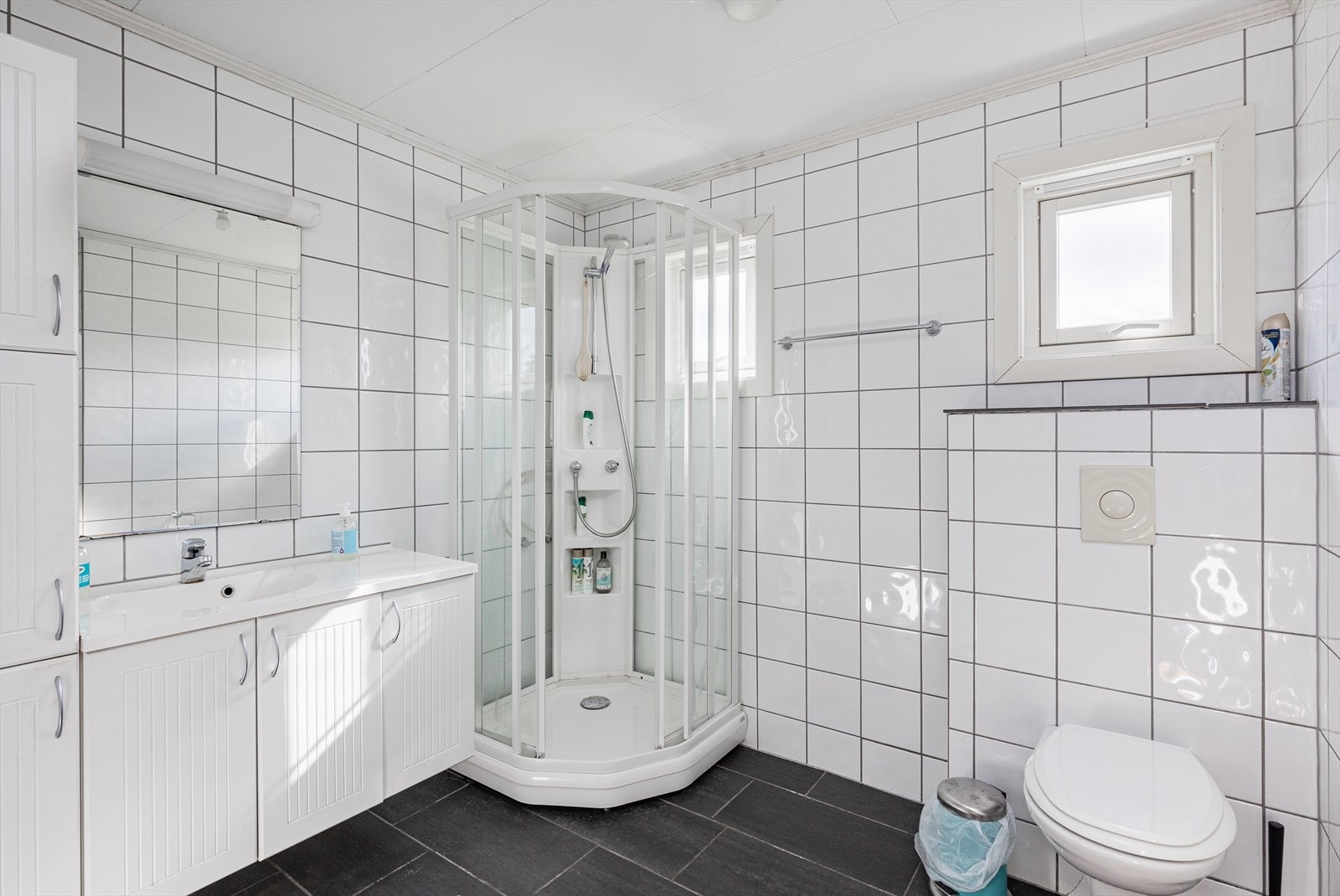 Badene i første- og andre etasje er begge fra omtrent 2005. Galleribilde