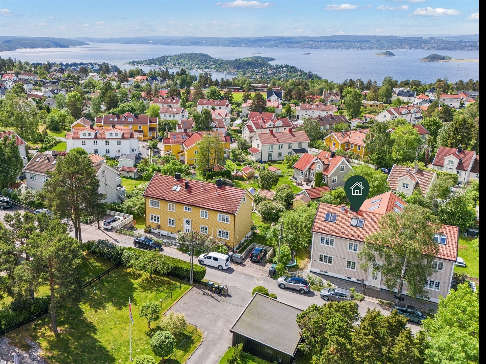 Boligen har en flott intern beliggenhet i sjarmerende Holtet Hageby Galleribilde