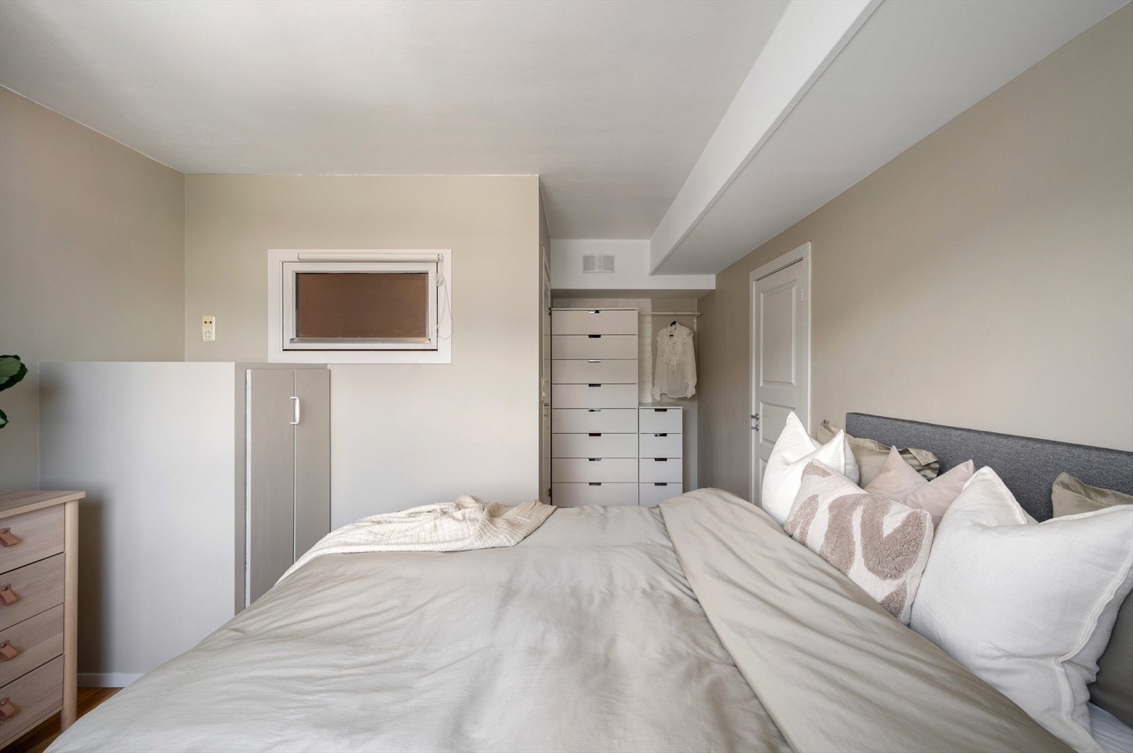 - God plass til garderobe - Galleribilde