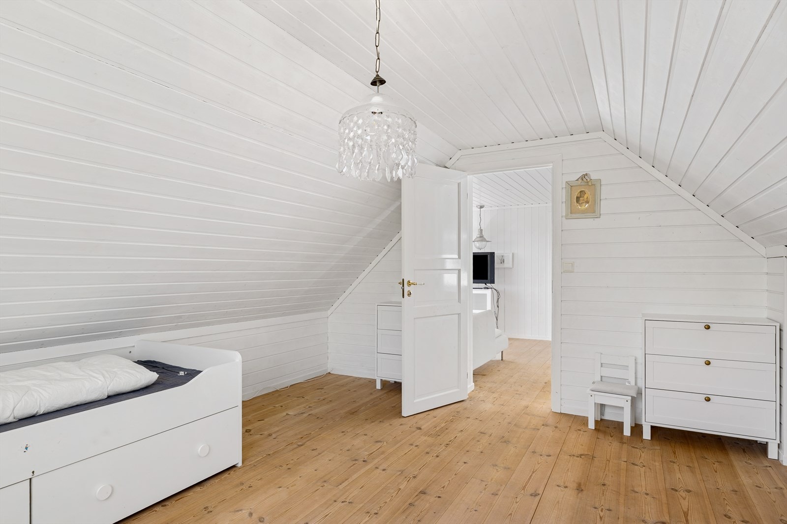 Med tre soverom er det gode muligheter for å ta med seg gjester på tur. Galleribilde