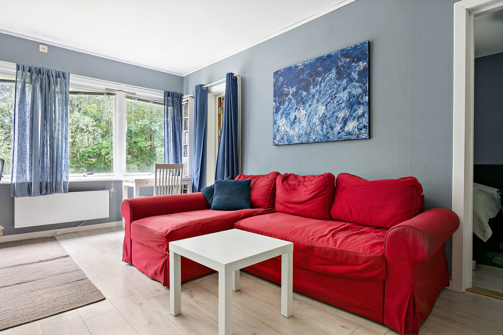 Varmtvann og TV/internett er inkludert i felleskostnadene. Galleribilde