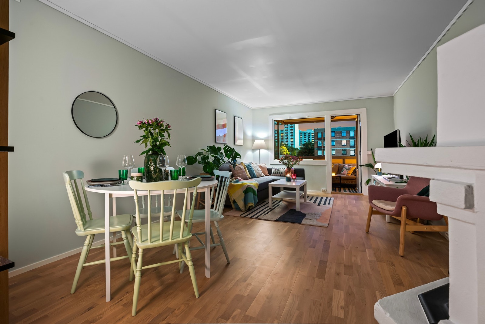 Kveldsstemning i stuen Galleribilde