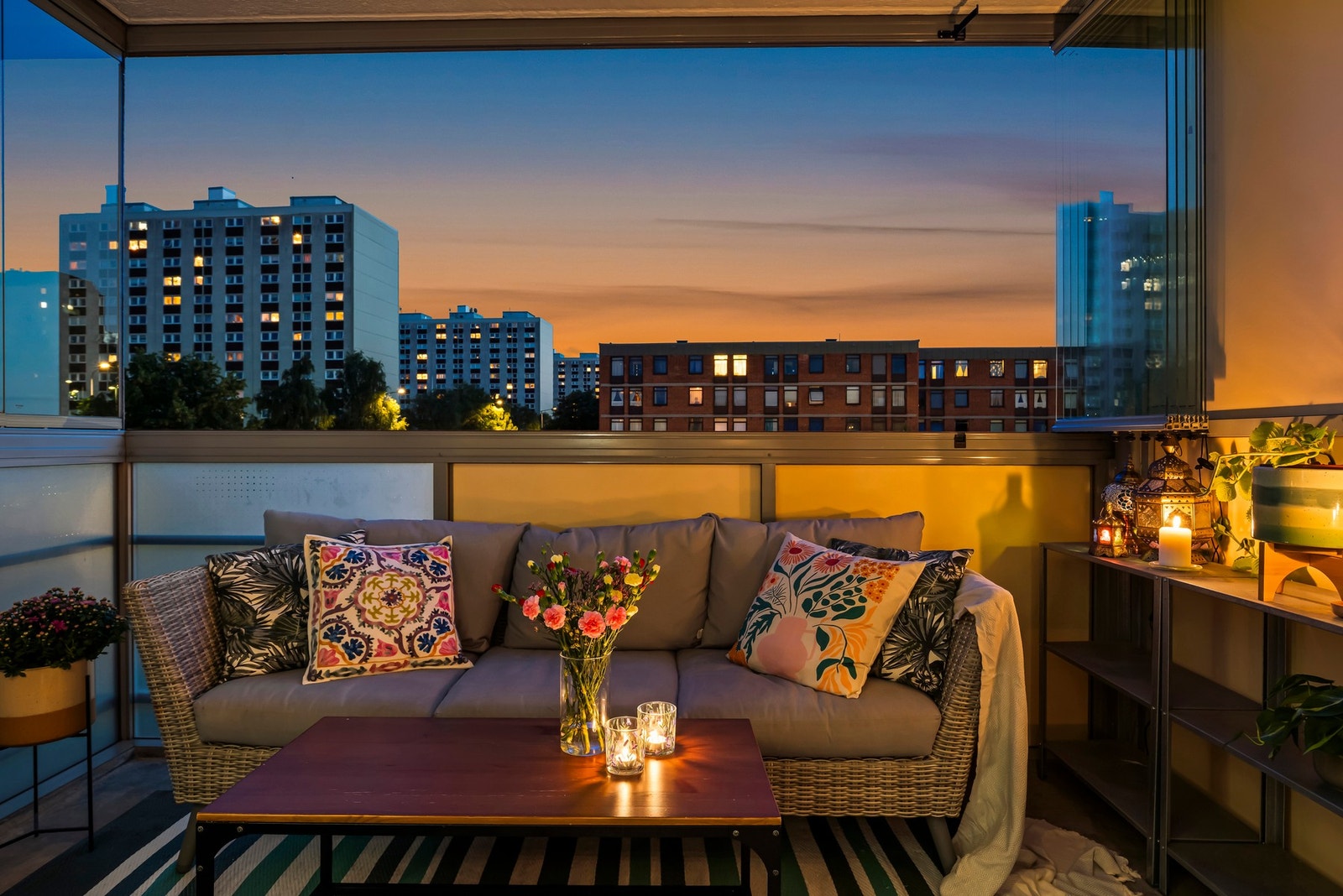 Luftig utsyn fra balkongen Galleribilde