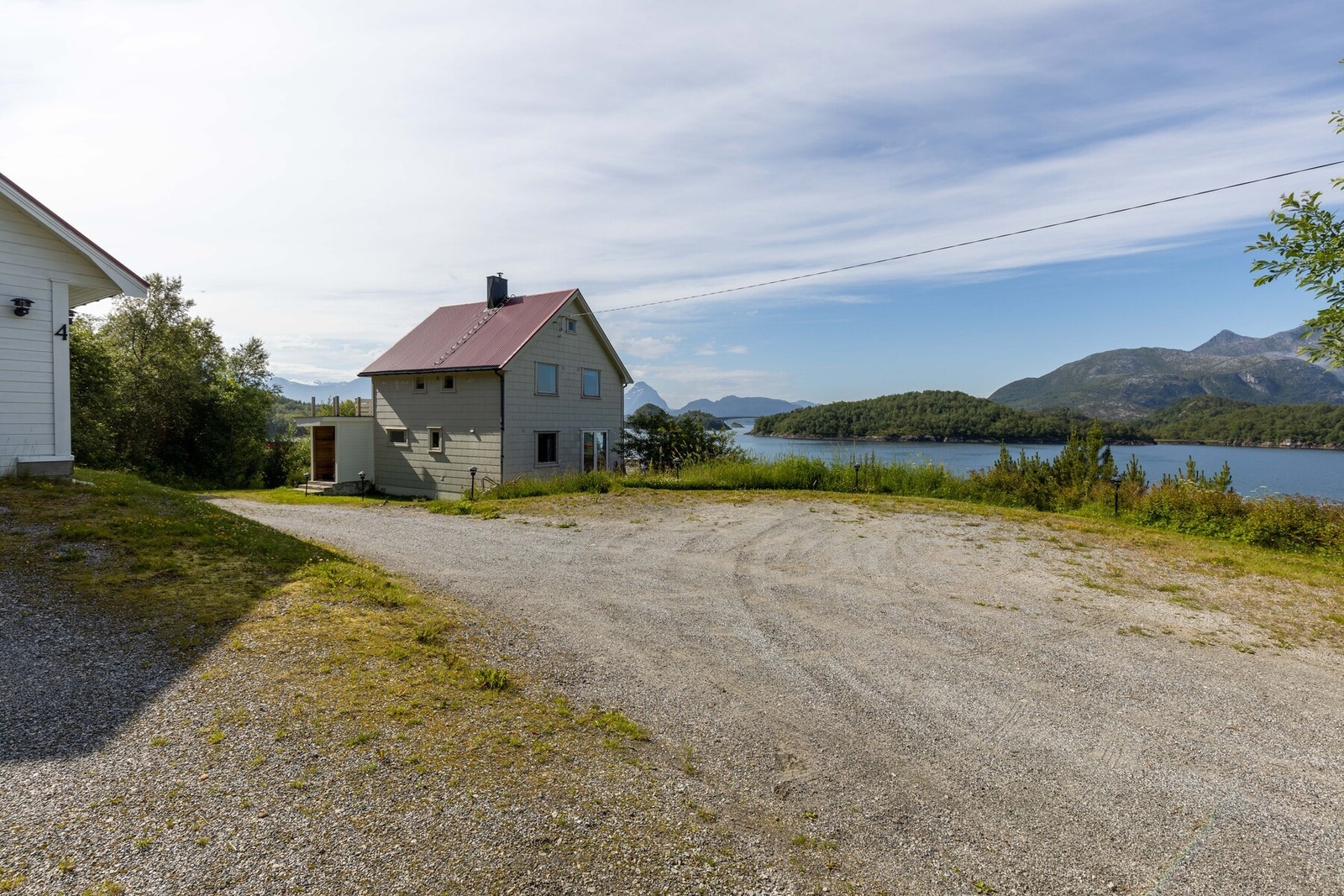 Velkommen til denne flotte eneboligen i Vågbotn 4! Galleribilde
