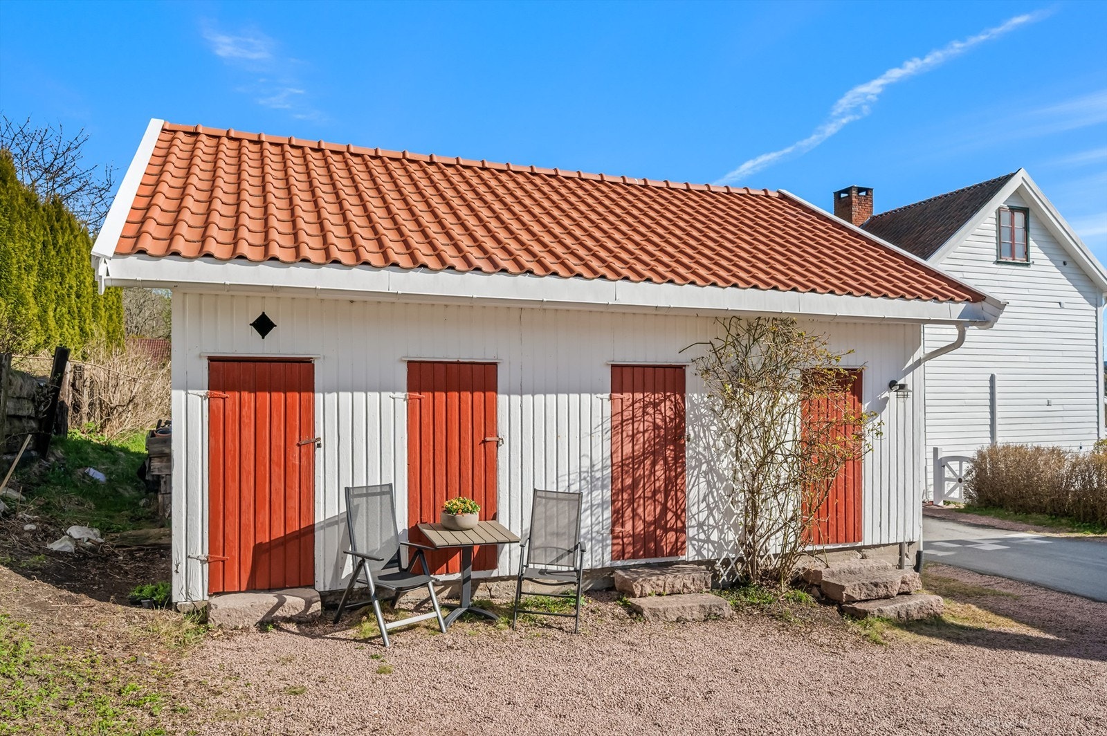 Skiftet yttertak med lekter og takstein på bodanlegget i 2020 - I tillegg ble det lagt inn strøm til bodene med egen kurs i 2020 Galleribilde