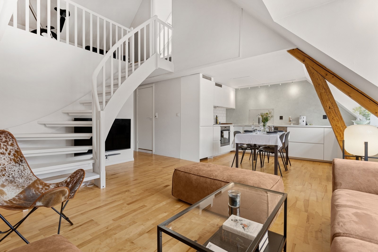 DnB Eiendom v/Jomar Høiseth ønsker deg velkommen til attraktive Lilleby og leiligheten i Ladeveien 8B! Galleribilde