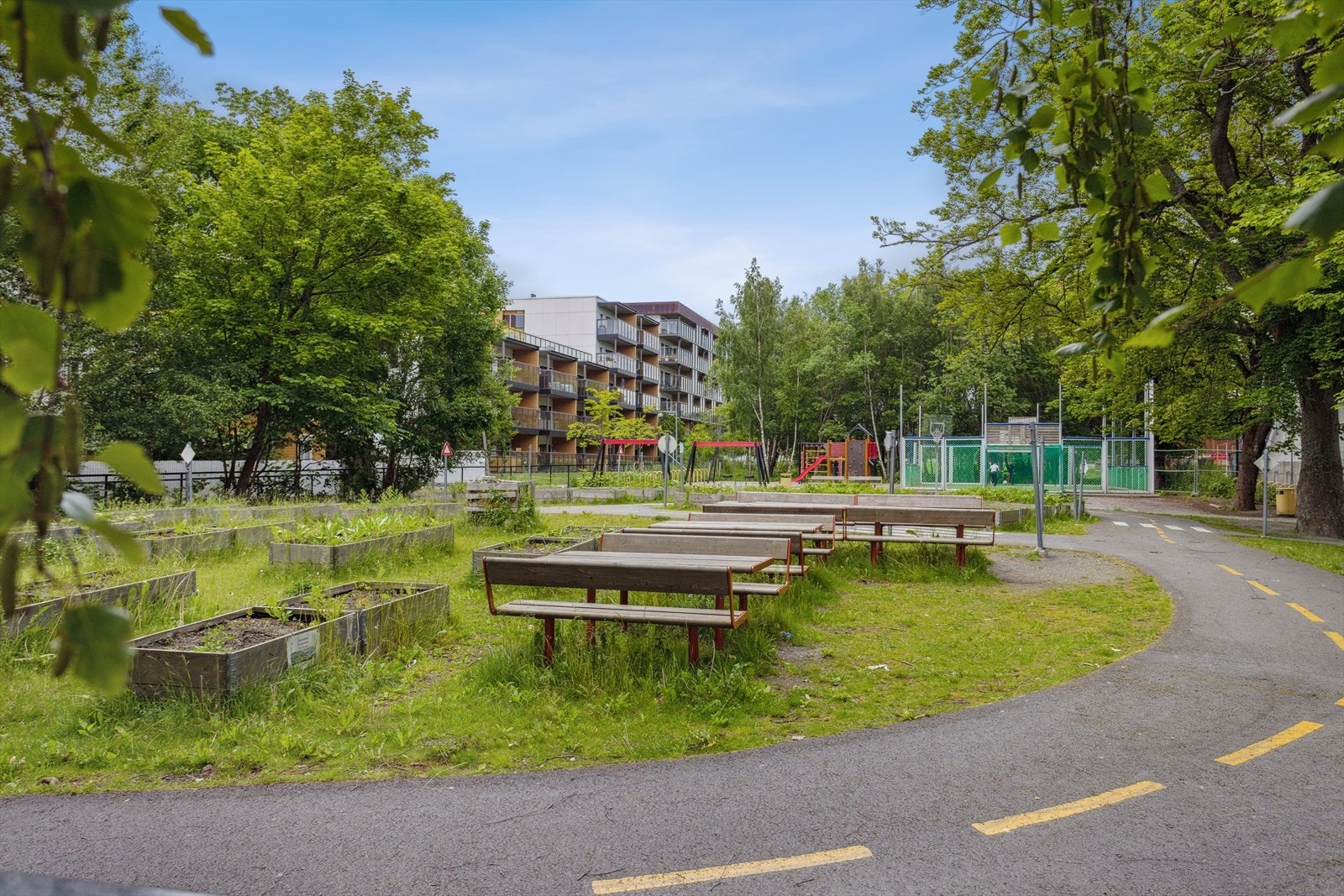 Her bor du sentralt og urbant - i fred og ro! Galleribilde