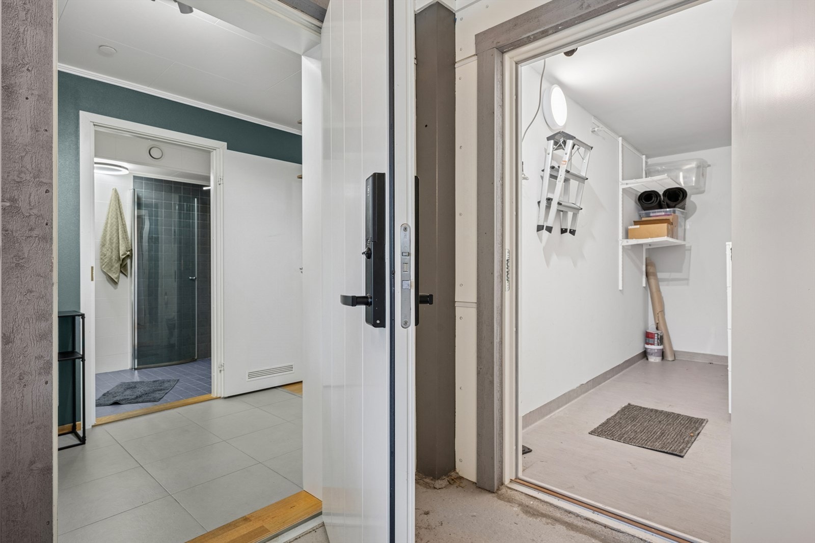 Ved inngangspartiet er det også en utvendig bod på ca. 5m2. Galleribilde