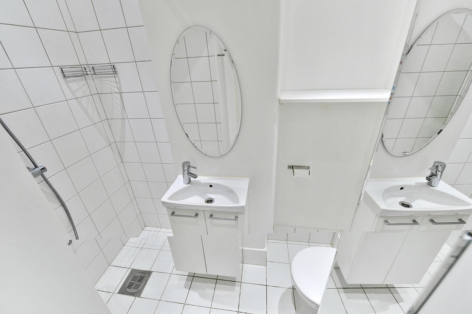 Hvert hybelrom har eget bad. Galleribilde