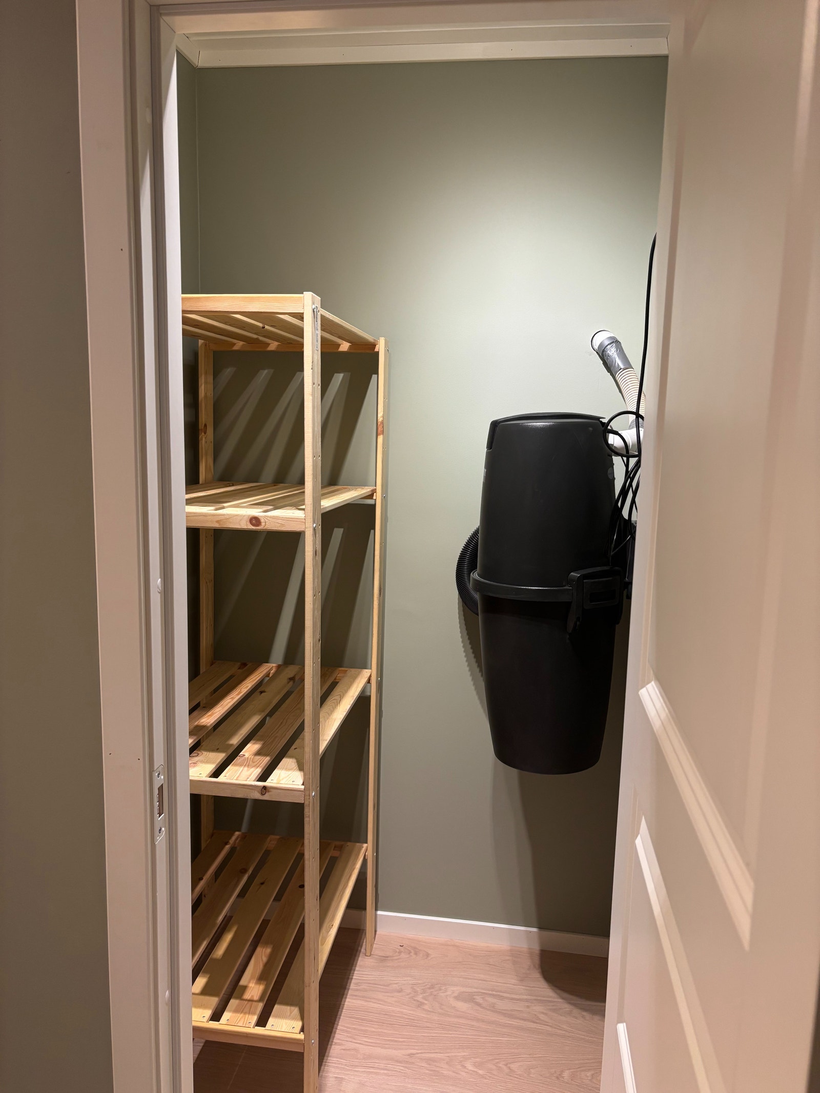 Bod med sentralstøvsuger Galleribilde