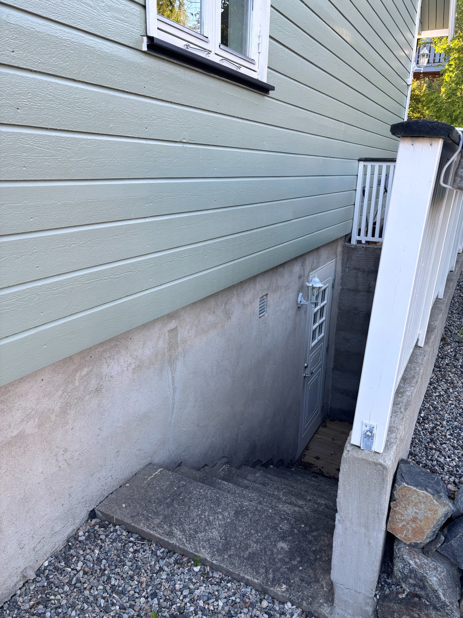 Trapp ned til inngang Galleribilde