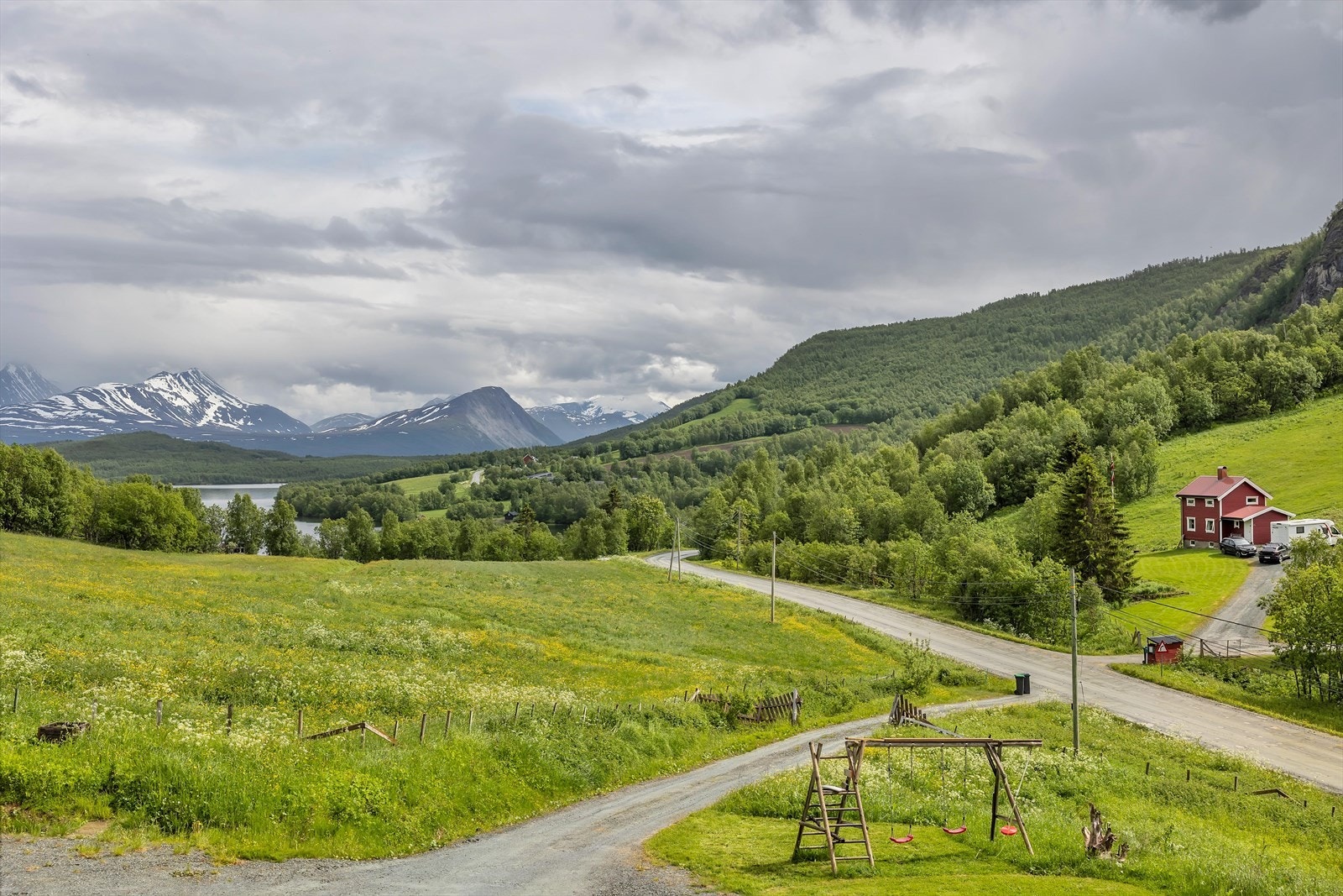9 minutter kjøring til skole og barnehage Galleribilde