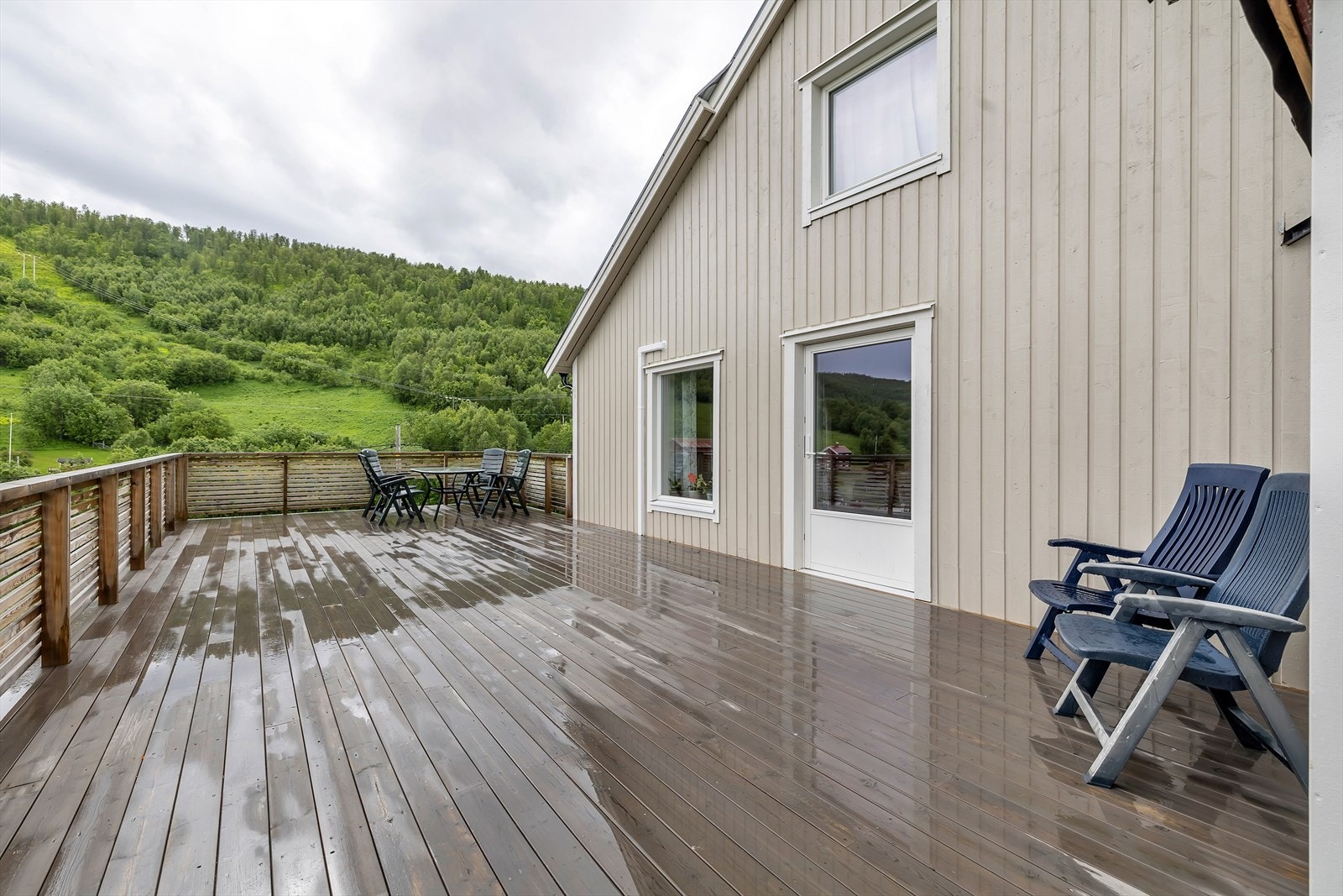 Stor veranda massevis av plass Galleribilde