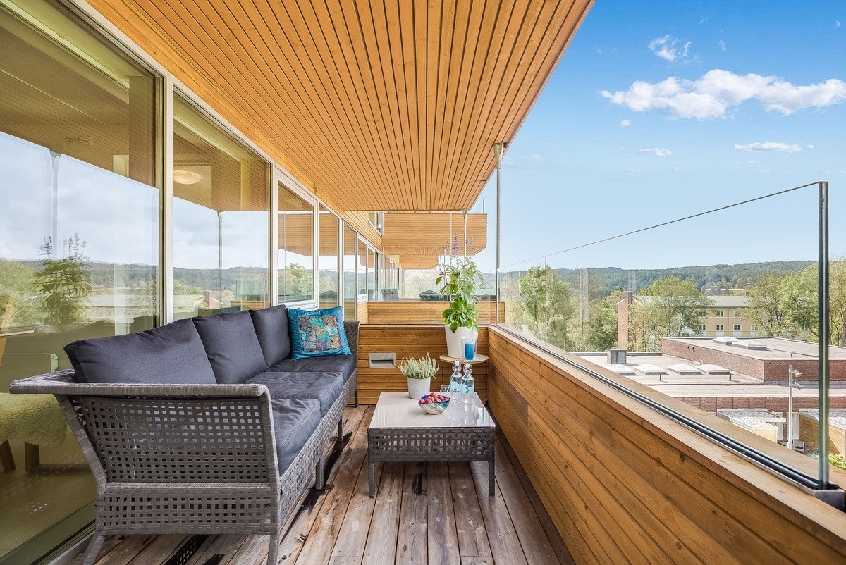 Terrasse med tak over. Galleribilde