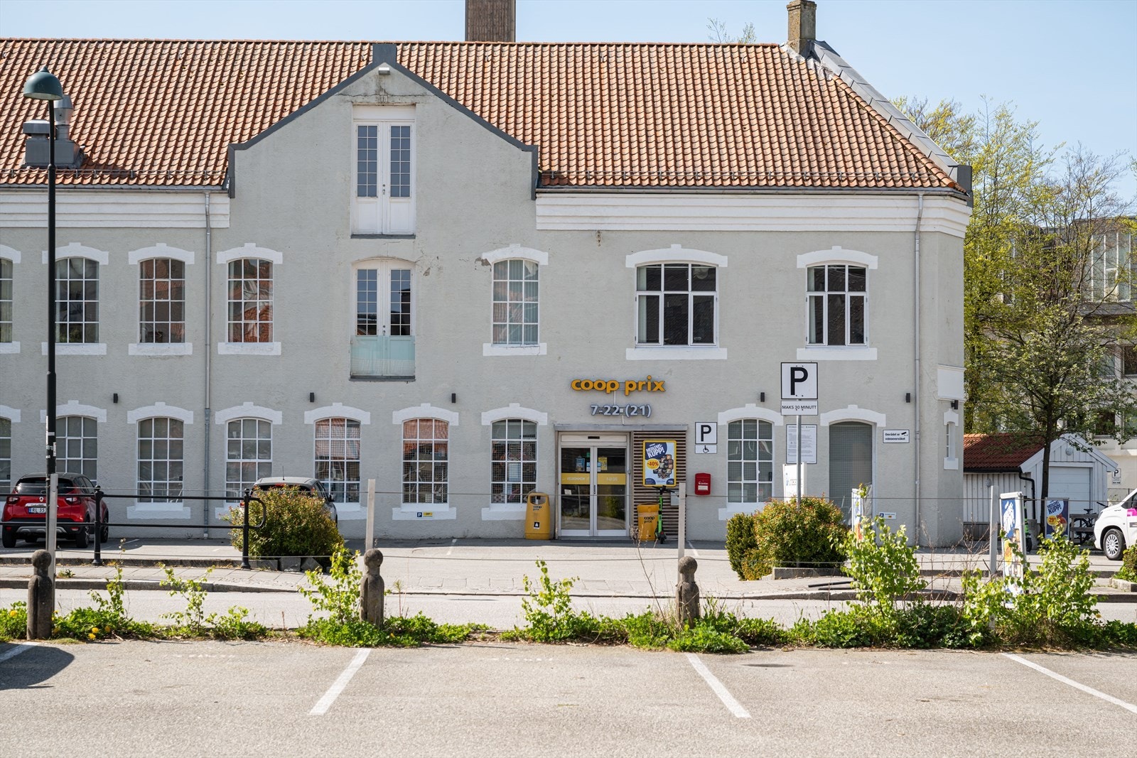 Nærmeste dagligvarebutikk finner man innen få minutter fra leiligheten. Galleribilde