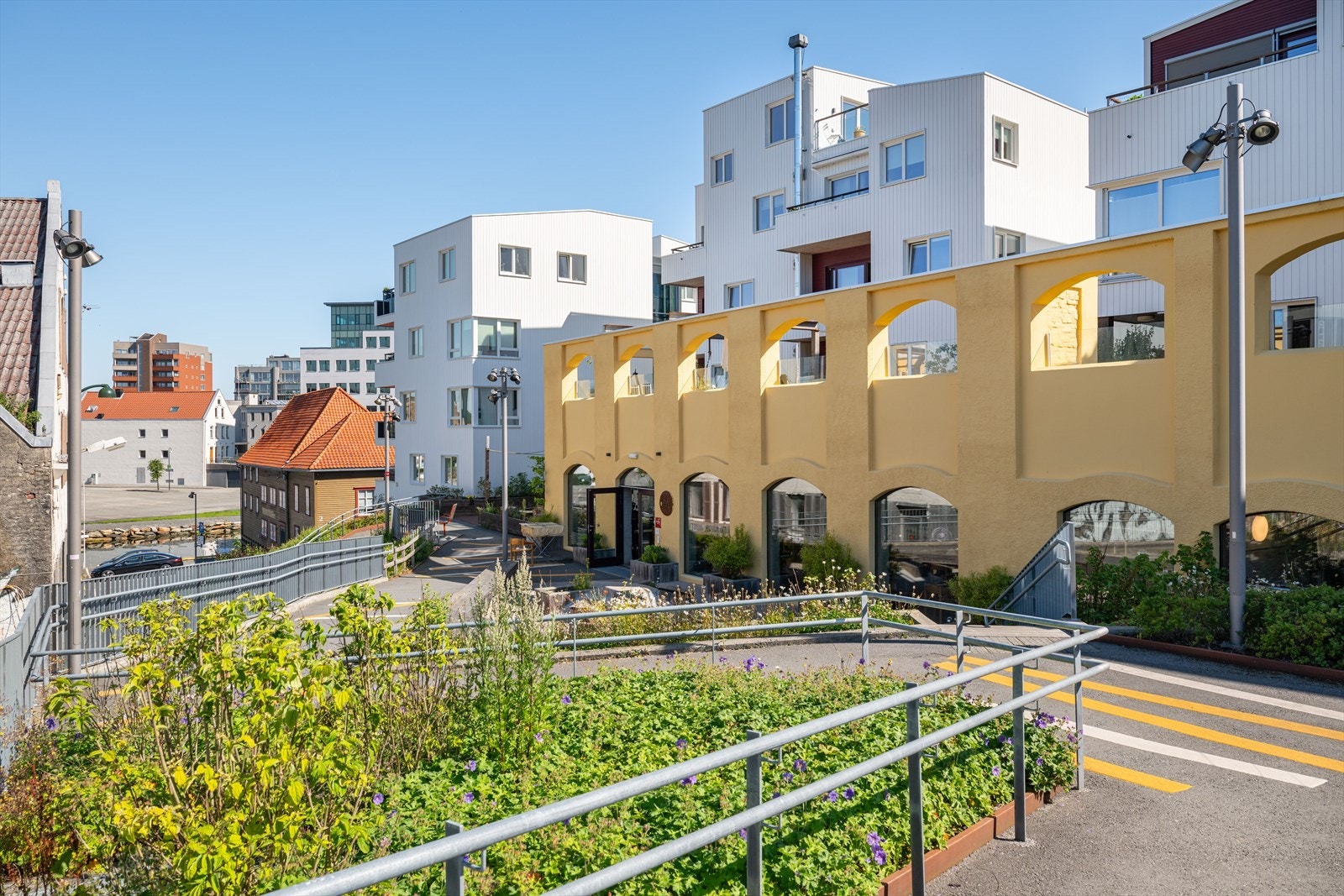 Den veganske restauranten Bellies er anbefalt i Michelin Guide, og ligger like ved. Galleribilde