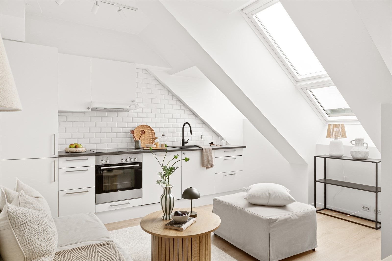 Hele bygget ble i 2010 totalrenovert og ombygget til leiligheter. Galleribilde