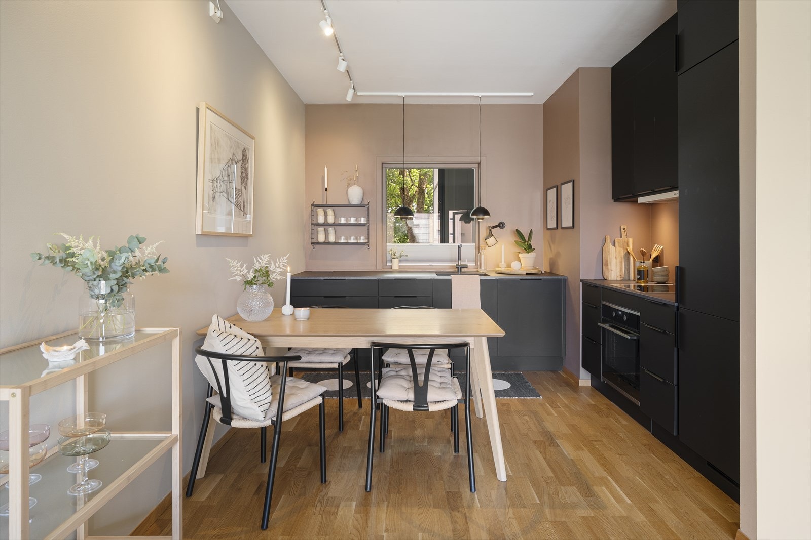 Kjøkken fra kvalitetsleverandøren Strai, nytt i 2020. Galleribilde