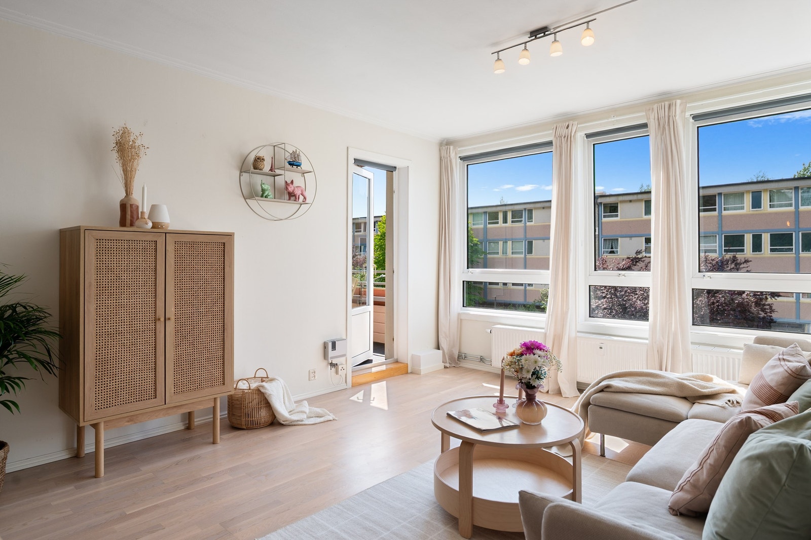 - Utgang fra stue til vestvendt balkong på ca. 8 kvm - Galleribilde