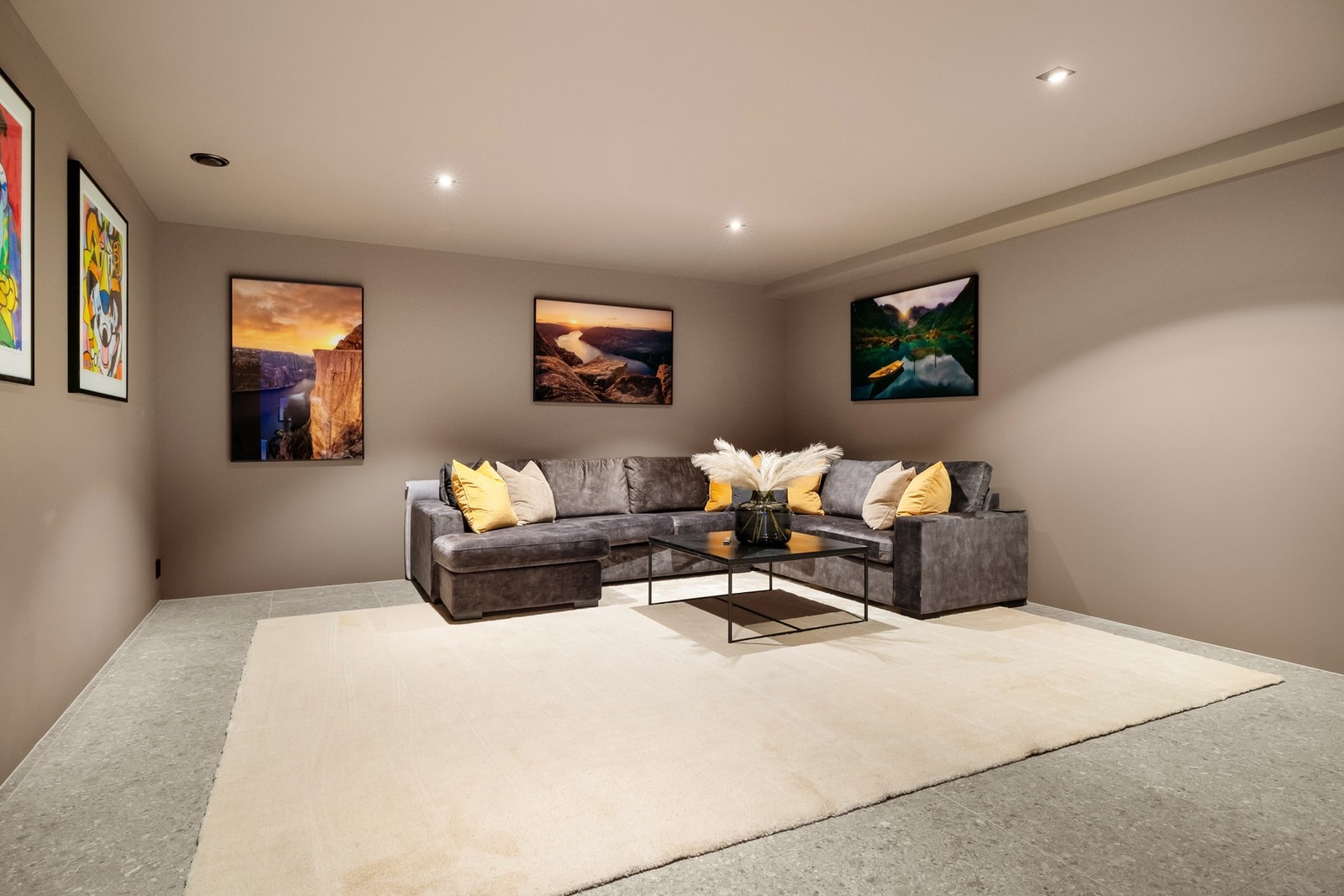 Kinorom. Galleribilde