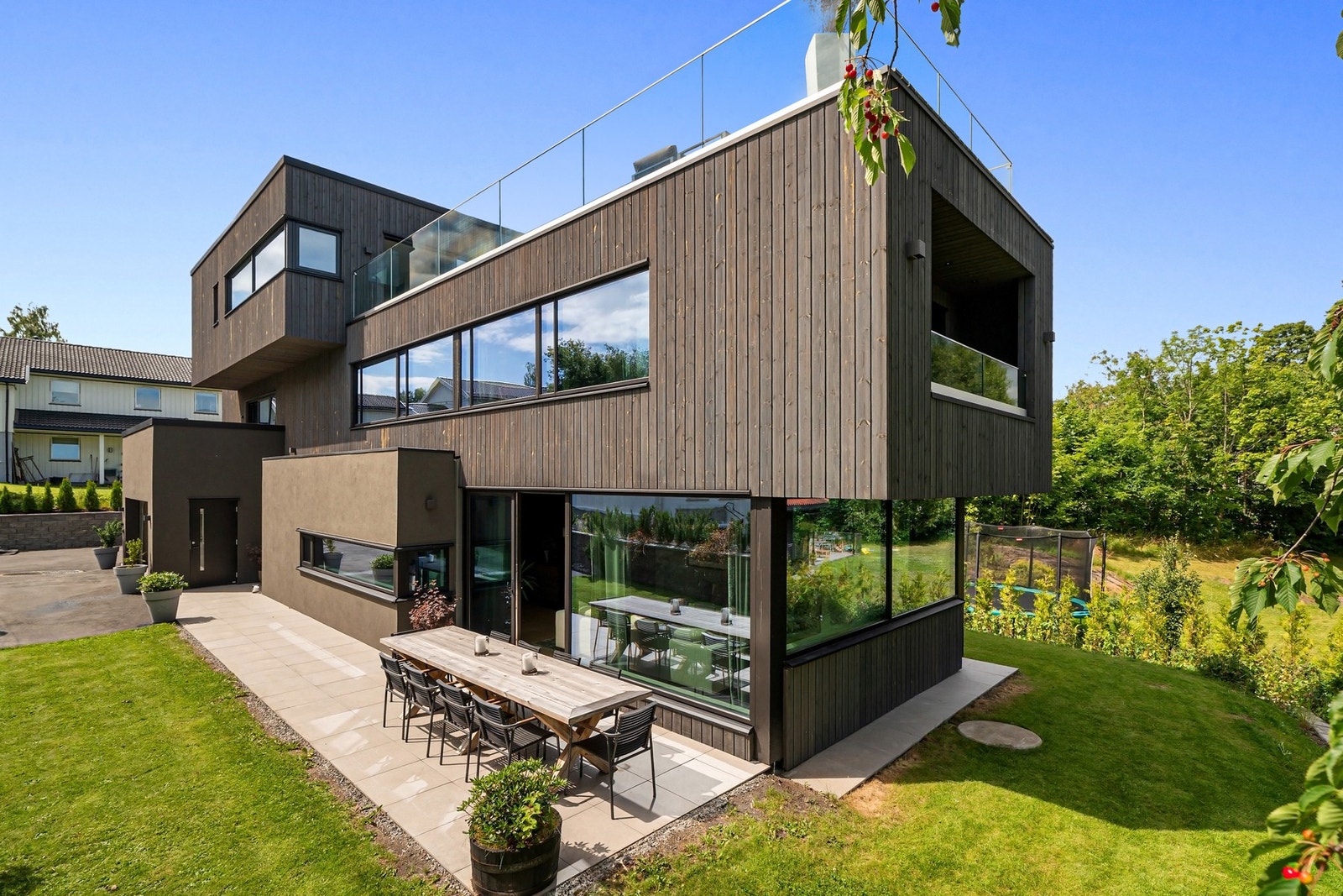 Velkommen til Halden terrasse 18, presentert av Christian L. Mathiesen. Galleribilde