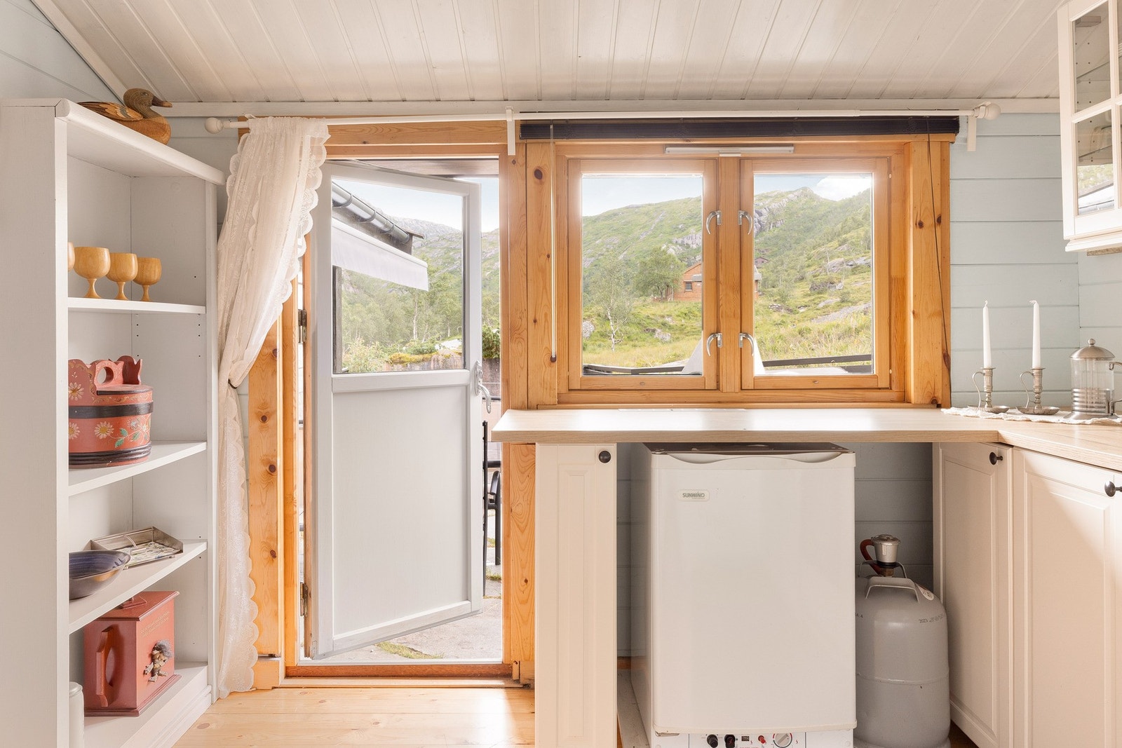 Kjøkkenet måles til ca. 10kvm. Galleribilde