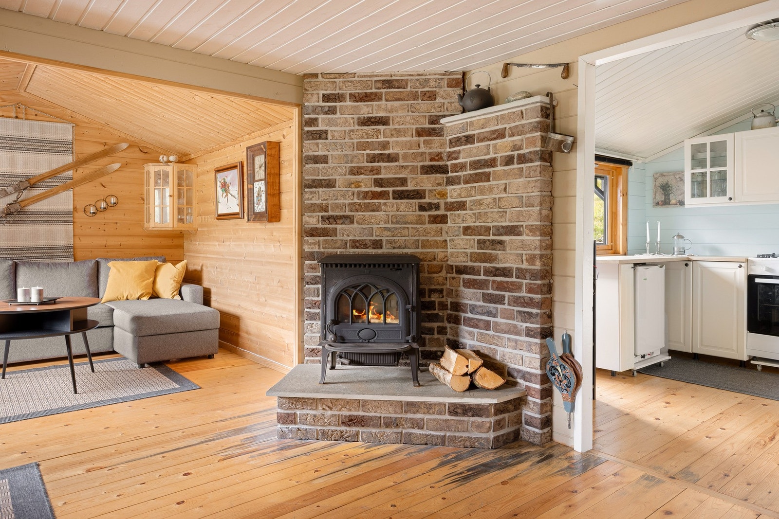 Peisovn i stuen. Peisen er fra 2014. Galleribilde