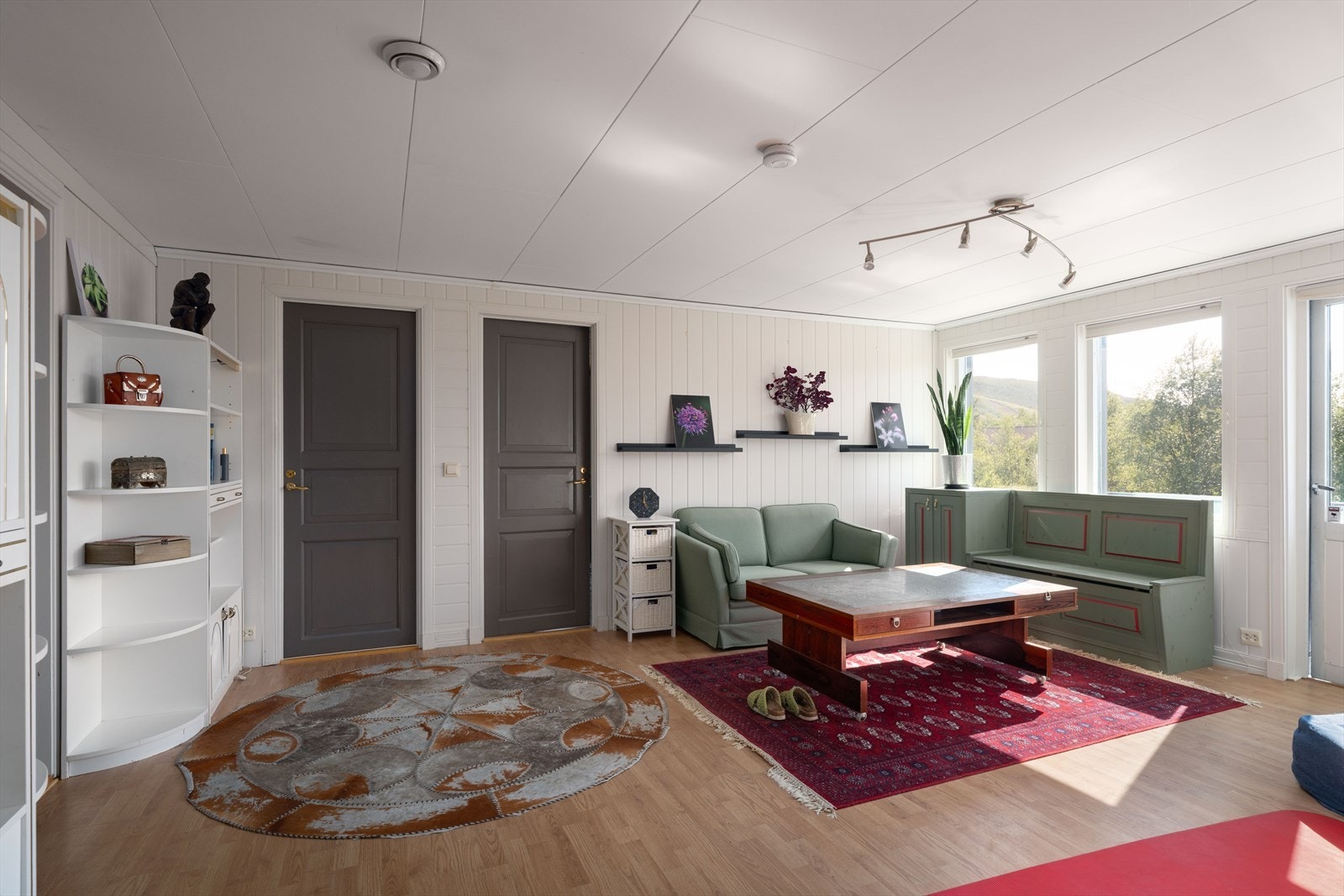 Boligen her en koselig loftsstue som passer perfekt for de yngre i hus. Galleribilde