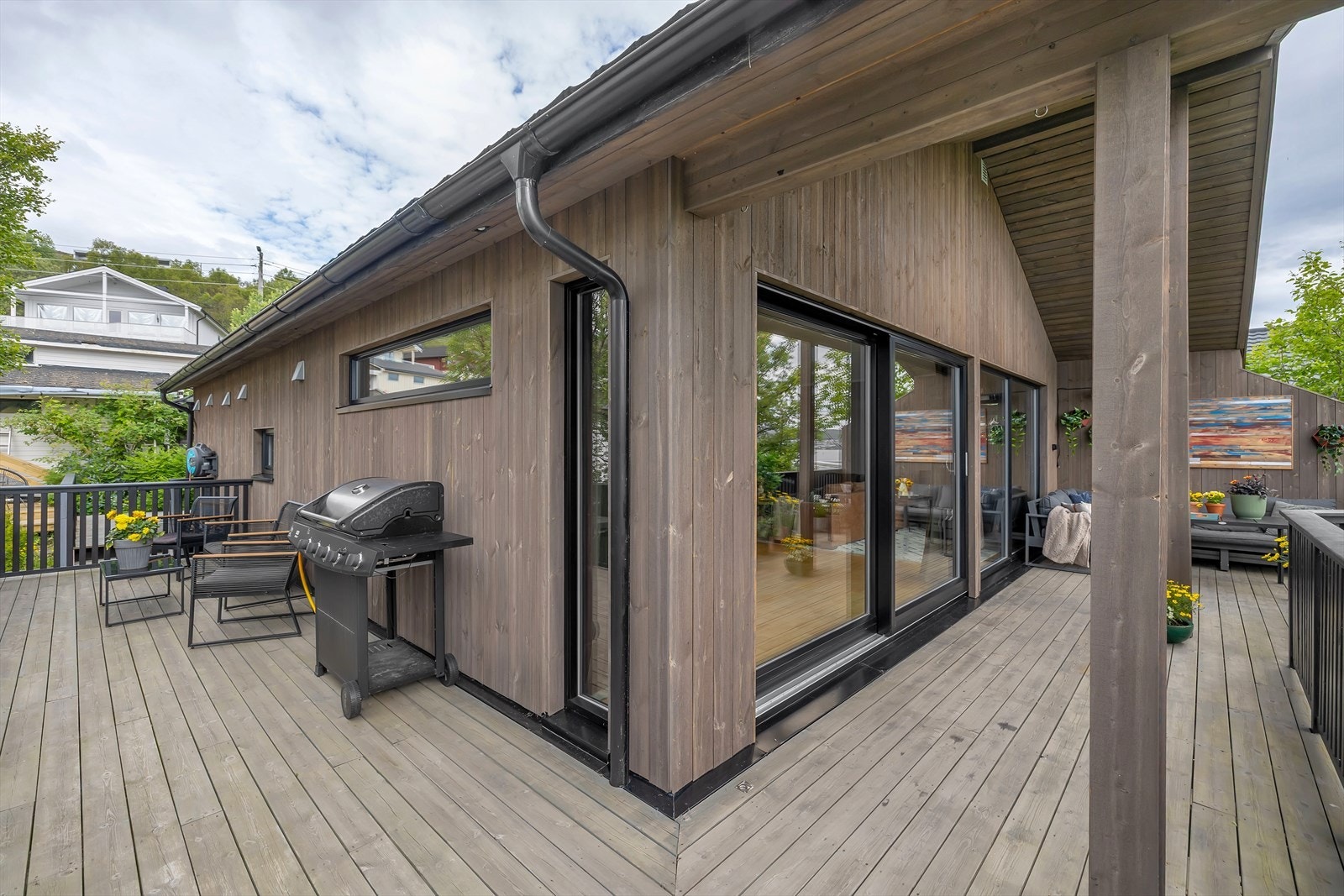 Verandaen er sør- og vestvendt Galleribilde