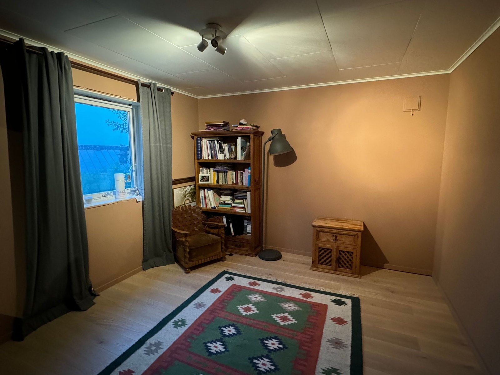 Kjellerstue eller ekstra soverom (hoveddel, grunnetasje) Galleribilde