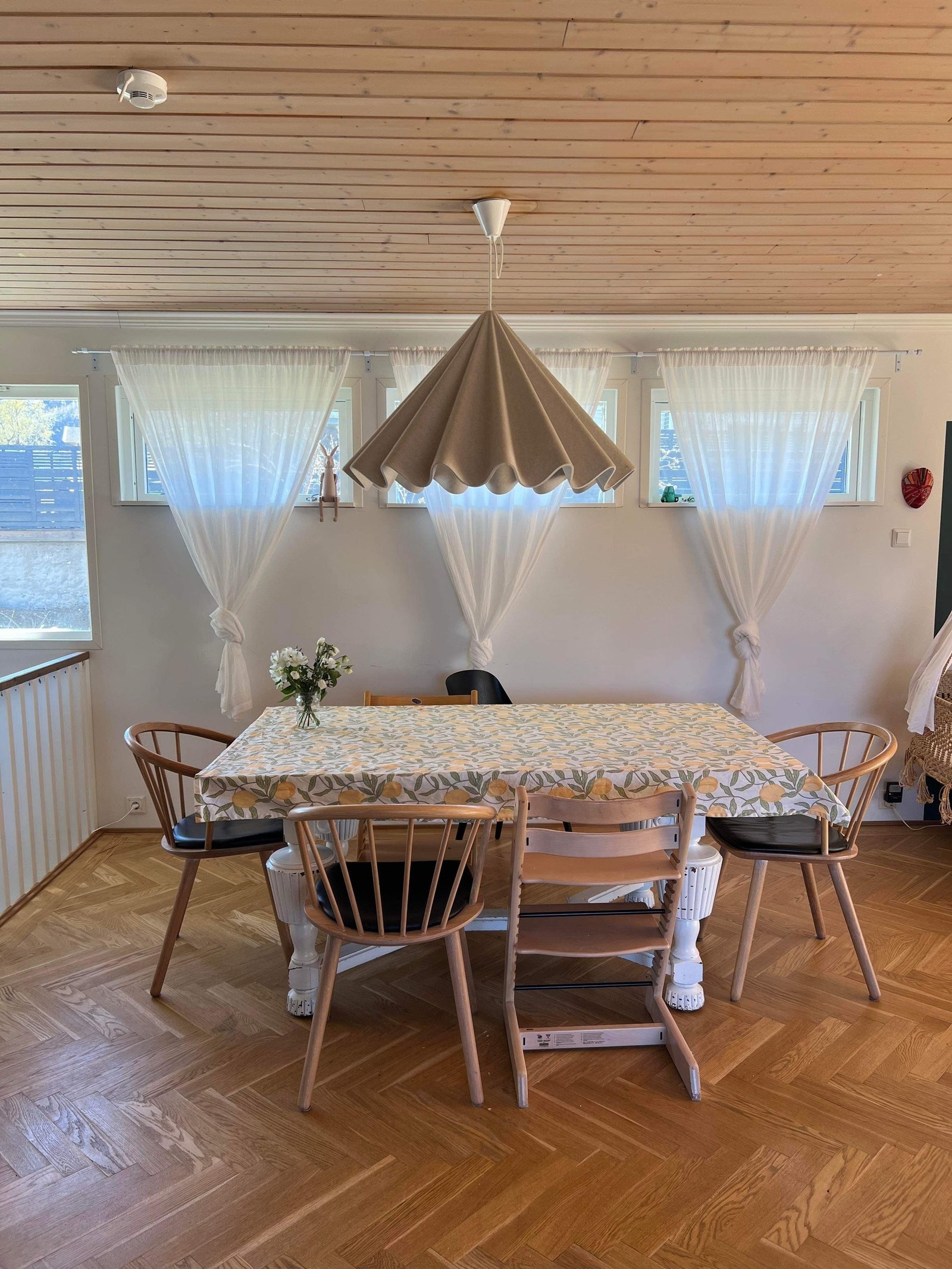 Stor og åpen stue, her har vi valgt å ha vår spisestue. (hoveddel) Galleribilde