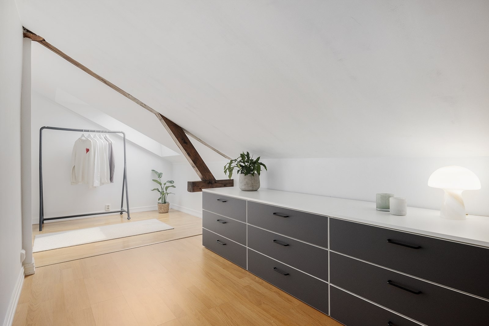 Soverommet har godt med plass til garderobeløsninger. Galleribilde