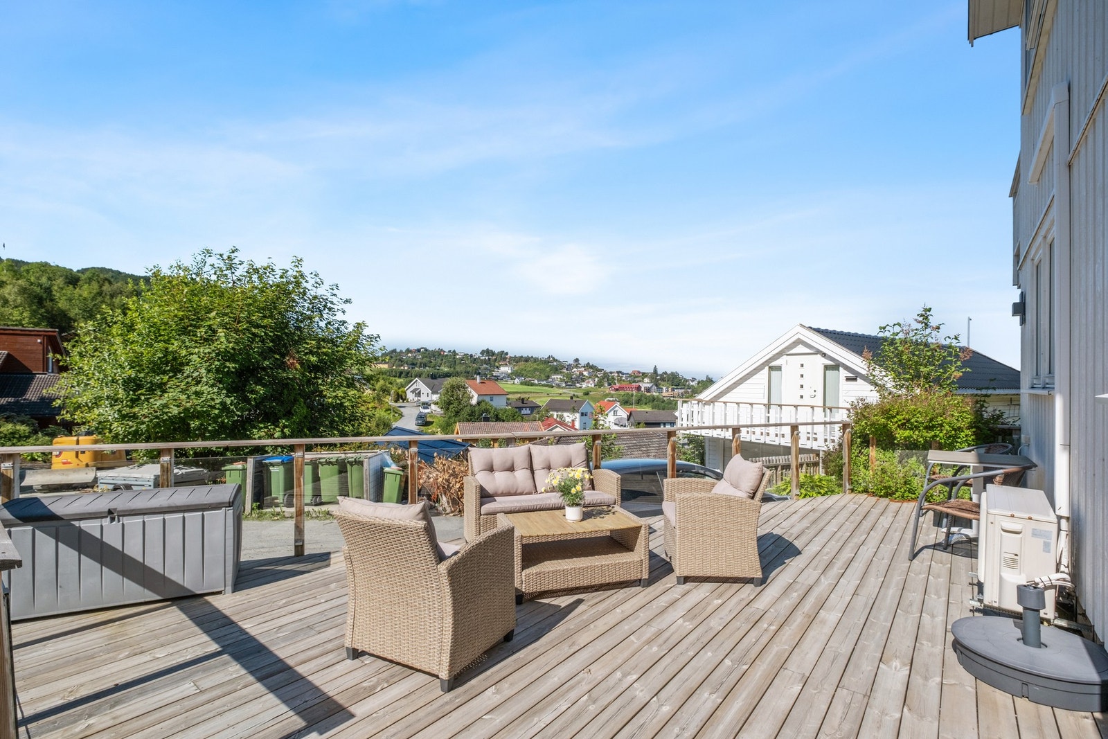 Terrasse i sokkeletasje ligger på hele 25 kvm. Galleribilde