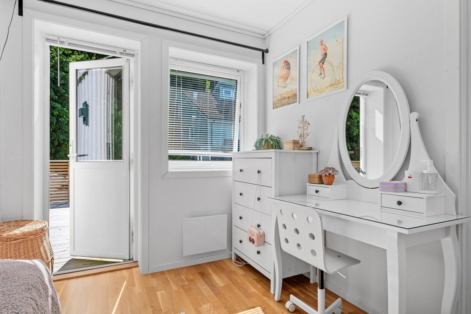 her har du god plass til både stor seng og skrivebord. Galleribilde