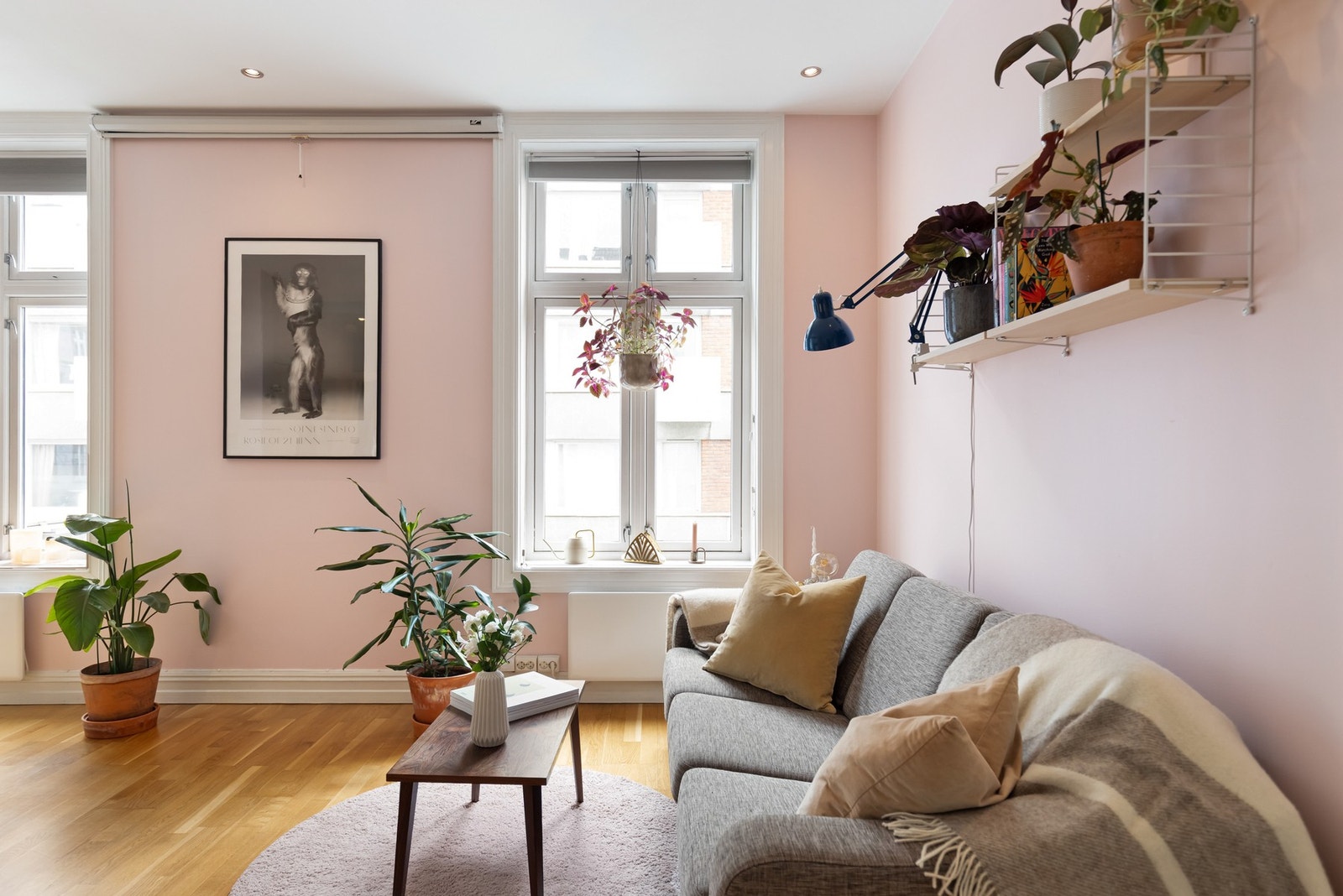 Utformingen byr på god plass til sofagruppe og salongbord. Galleribilde
