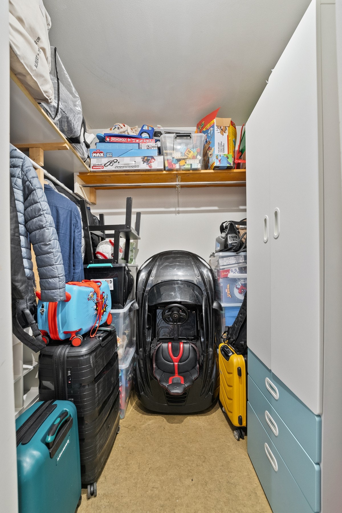 Romslig innvendig bod gir deg den ekstra plassen du alltid trenger. Galleribilde