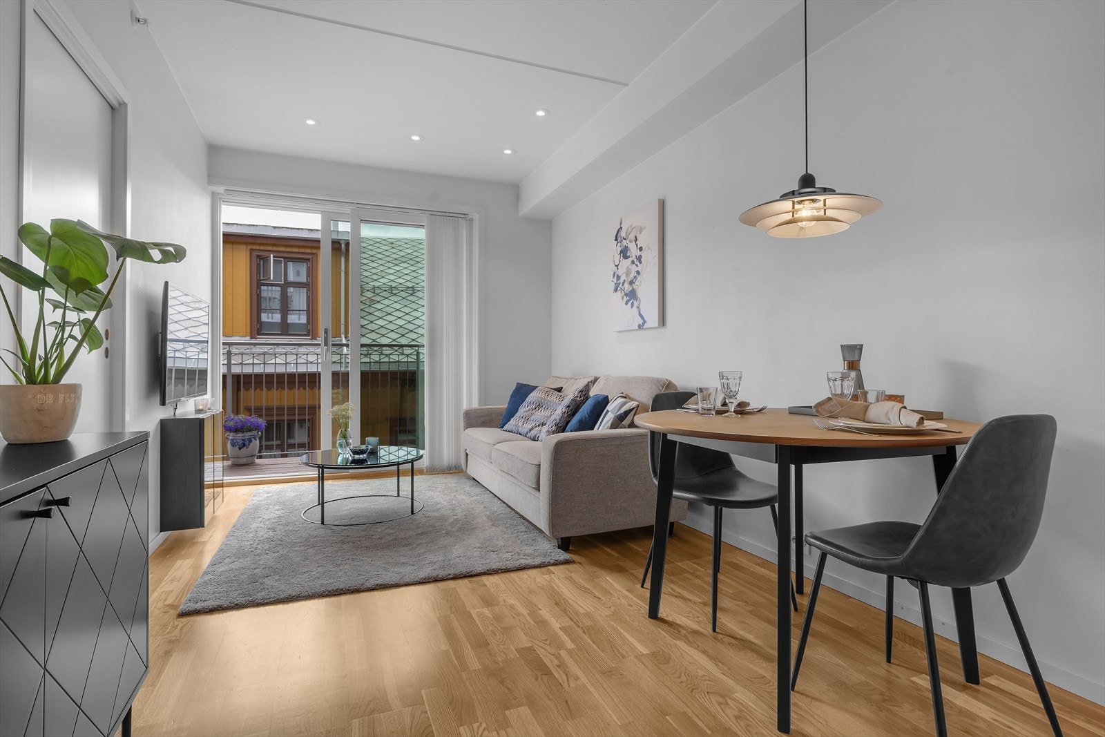 Velkommen til Storgata 114 presentert av Marie Traasdahl Hansen v/ Hjem Eiendomsmegling Galleribilde