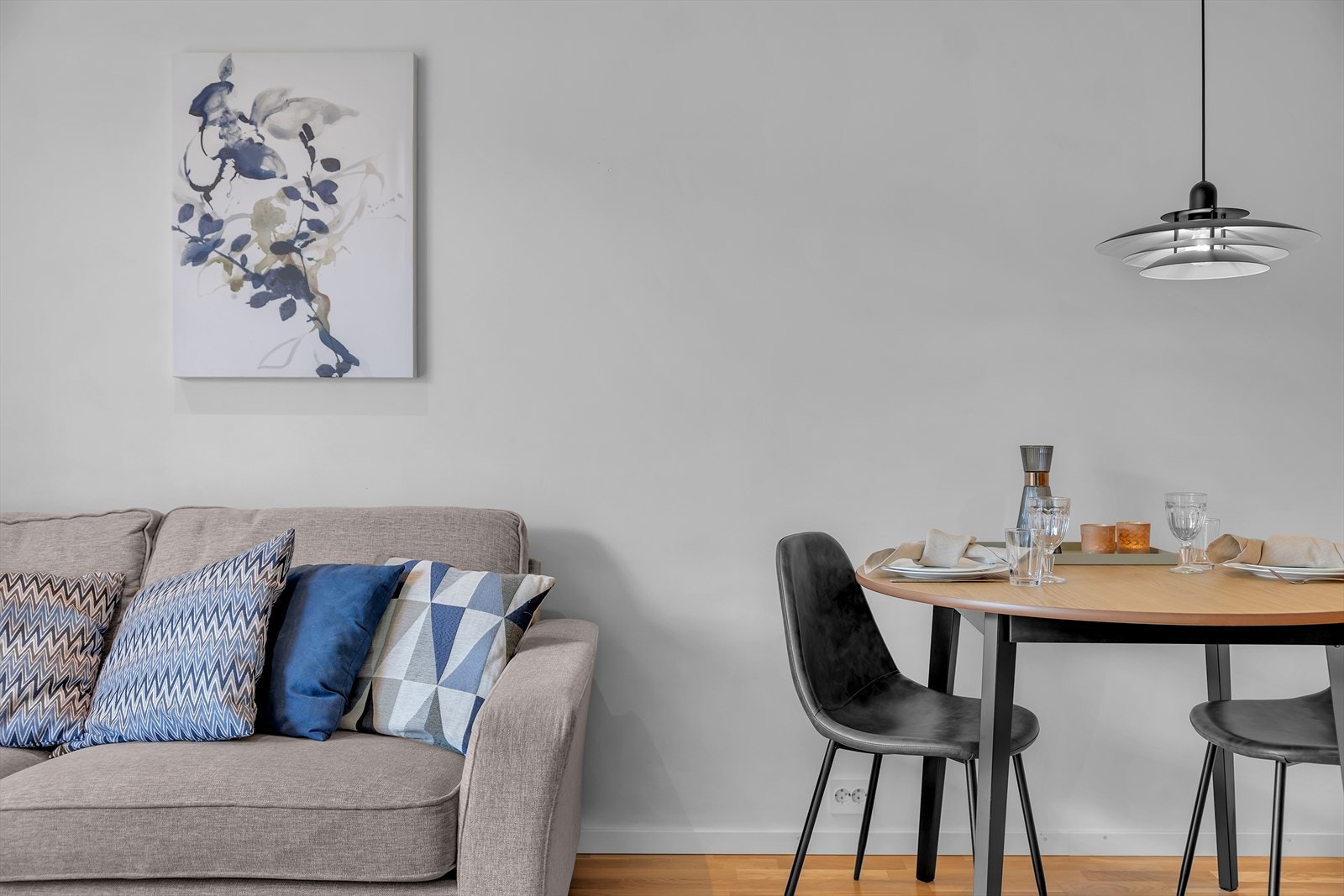 God plass til spisegruppe Galleribilde