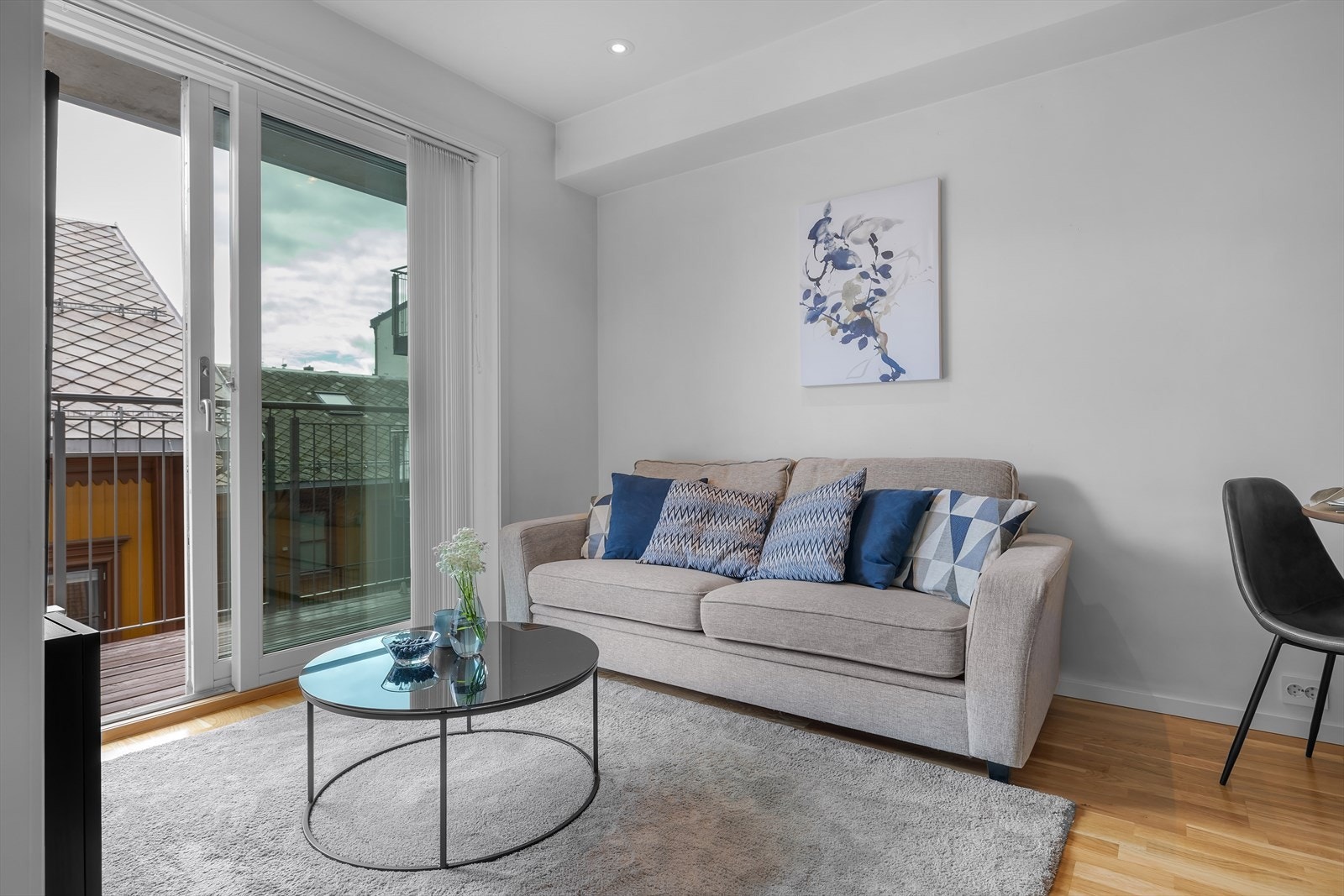 God plass til ønsket møblement Galleribilde