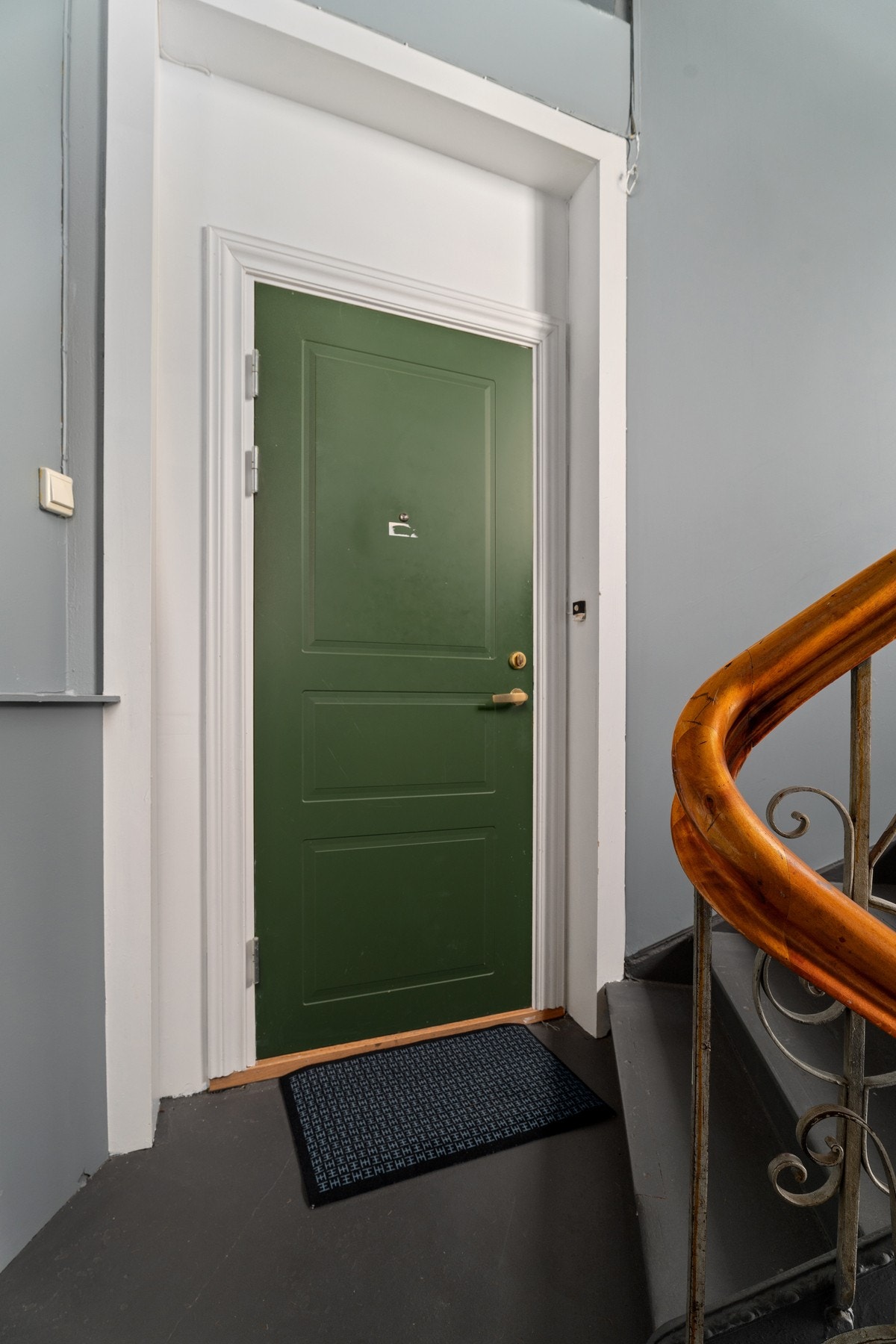 Leiligheten ligger til i byggets tredje etasje. Galleribilde