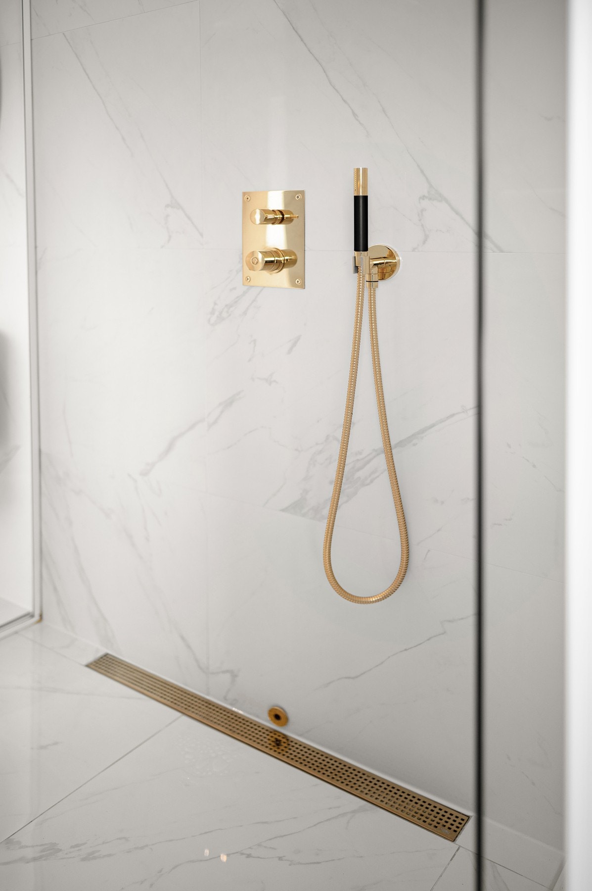 Detaljbilde, legg merke til tilpasset sluk. Galleribilde