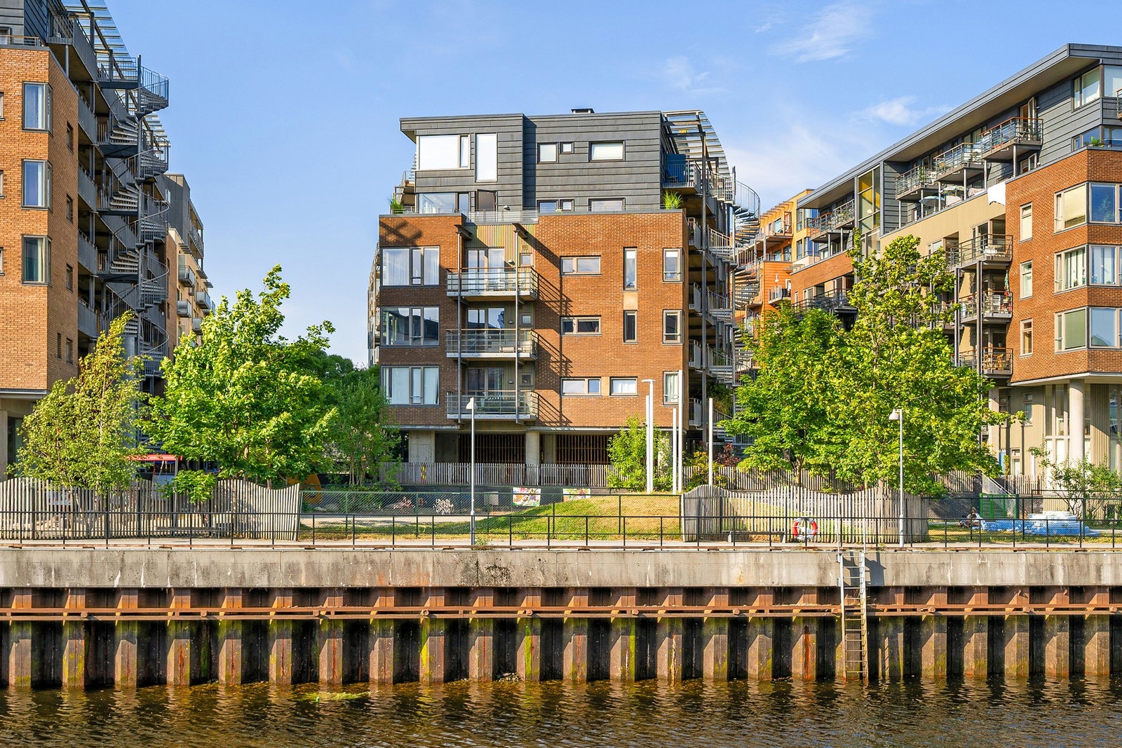 En beliggenhet og terrasse med disse solforholdene er sjelden å finne. Galleribilde