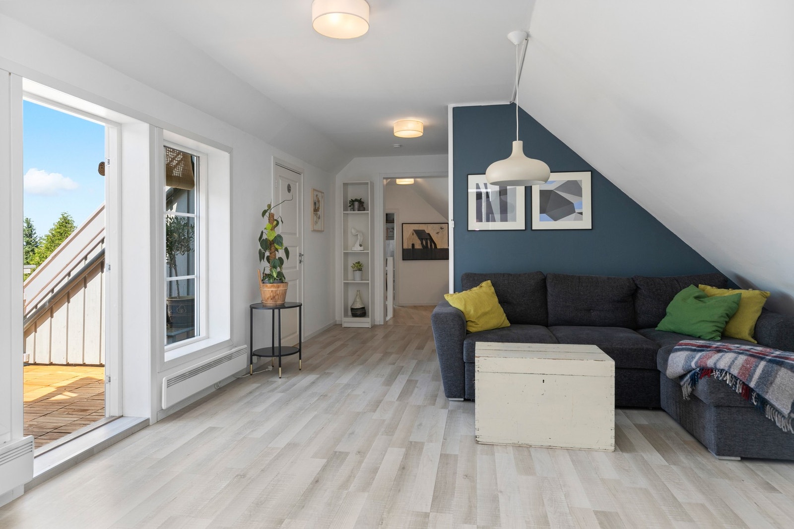 Er det barn og ungdom i huset, er det greit med en egen stue til tv-titting og lek. Galleribilde